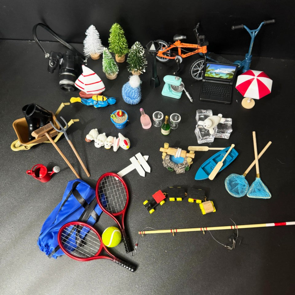 loved and loved again website cake toppers and miniatures section