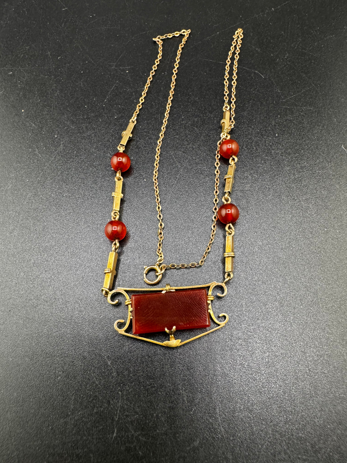 Antique 11-12 carat gold carnelian necklace