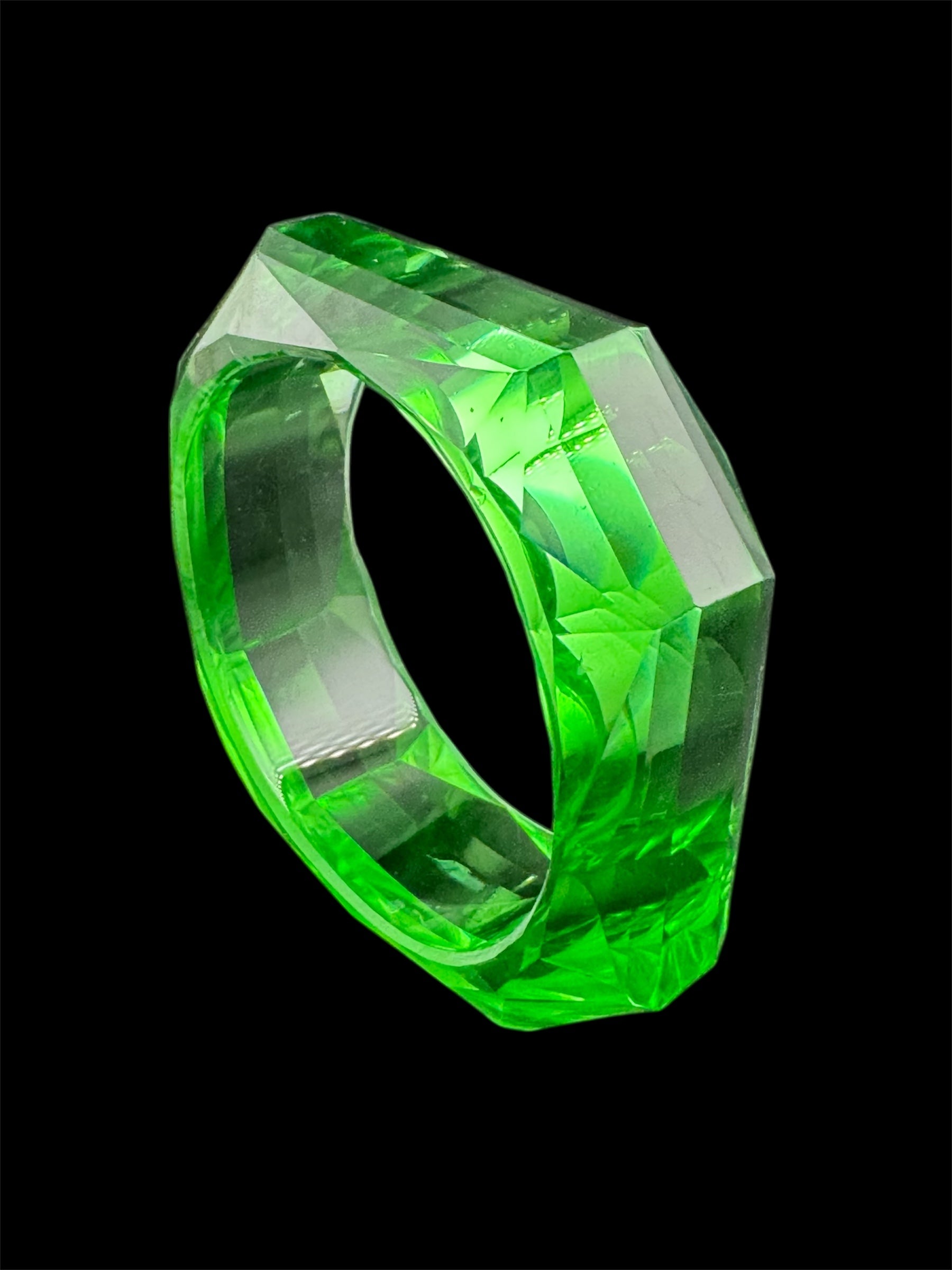 Chunky green acrylic faceted wide fixed bangle