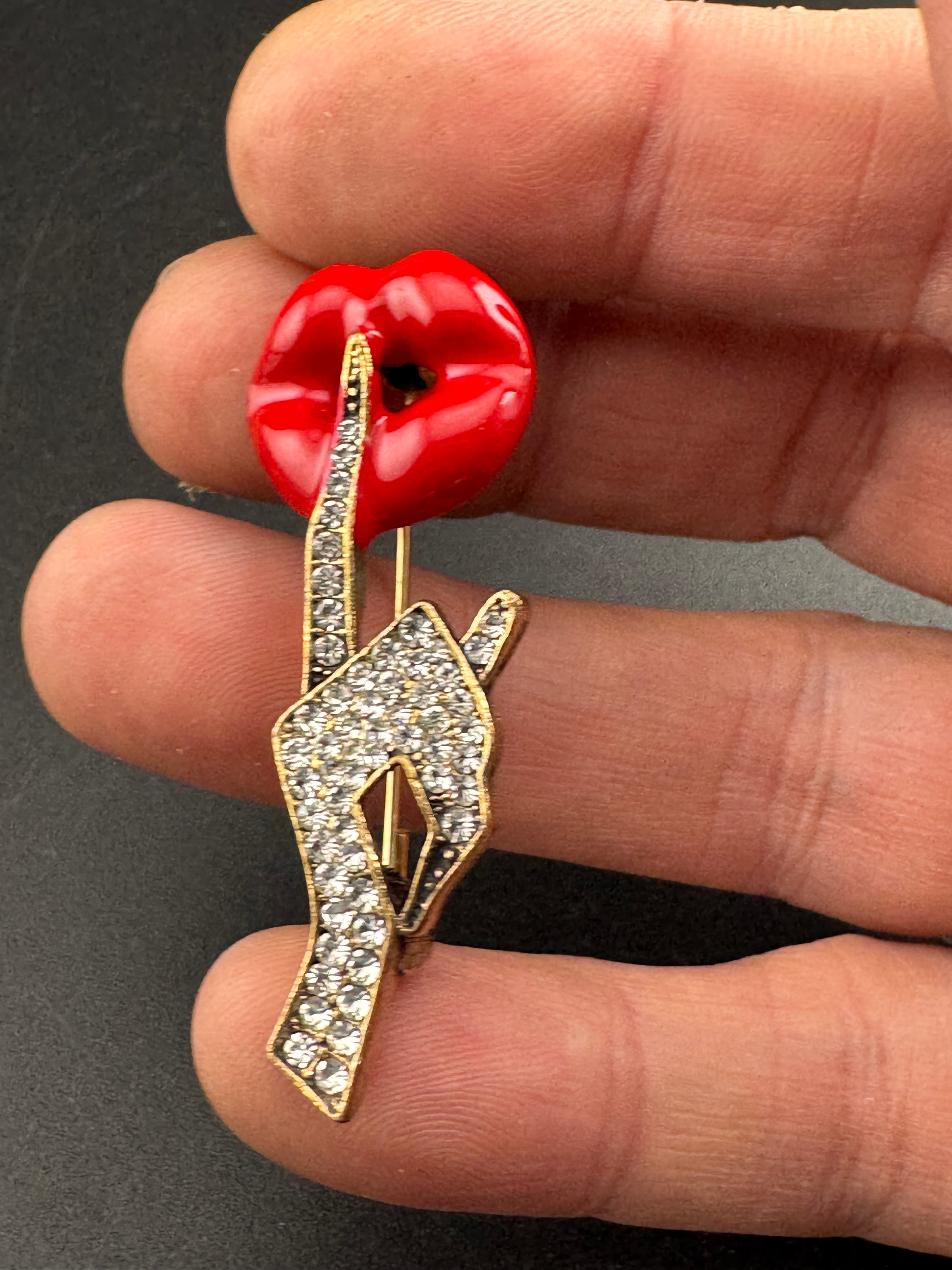 Novelty diamanté red lips secret brooch
