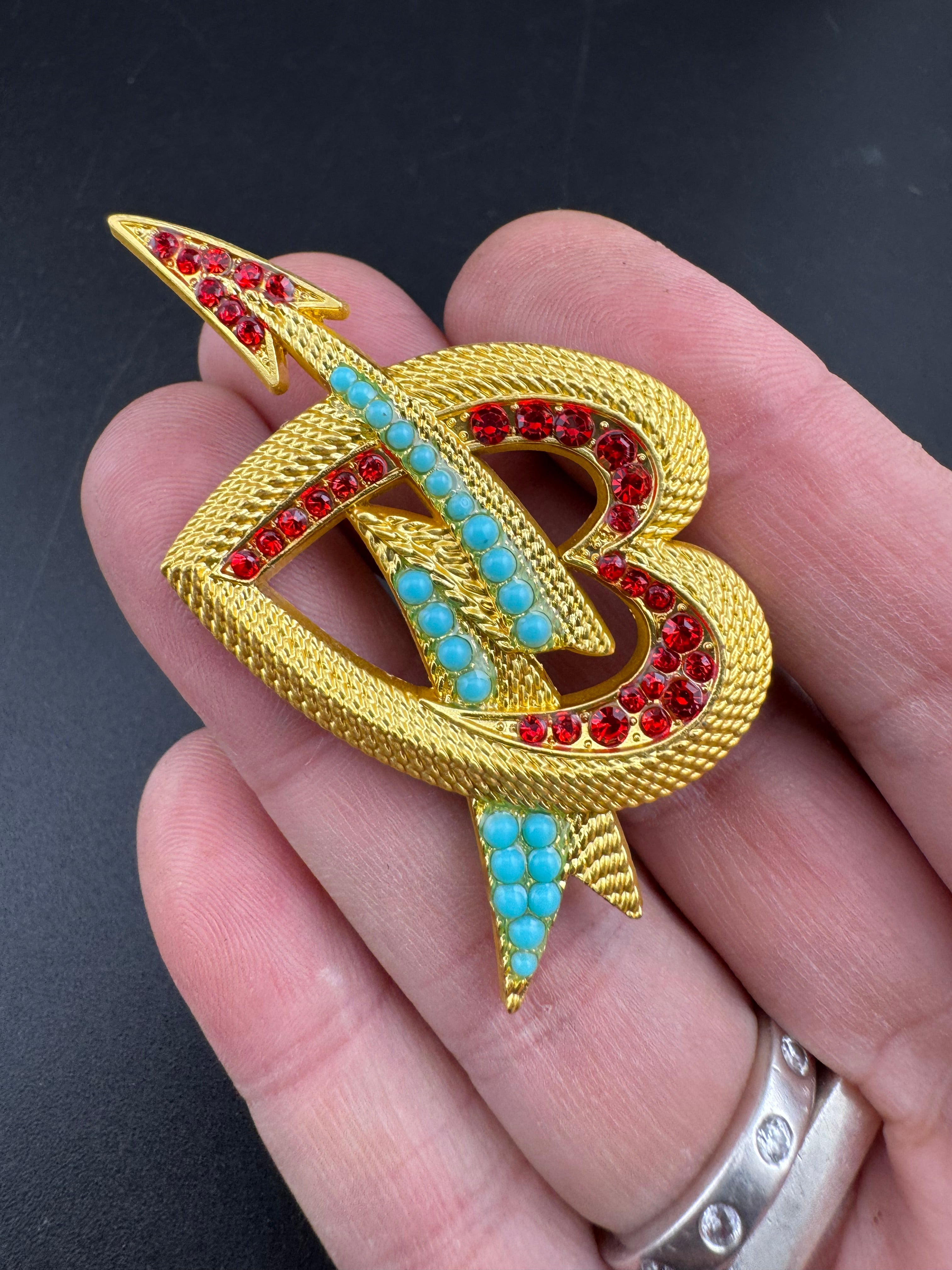 Valentine’s Day love heart brooch, gold tone with ruby diamantés