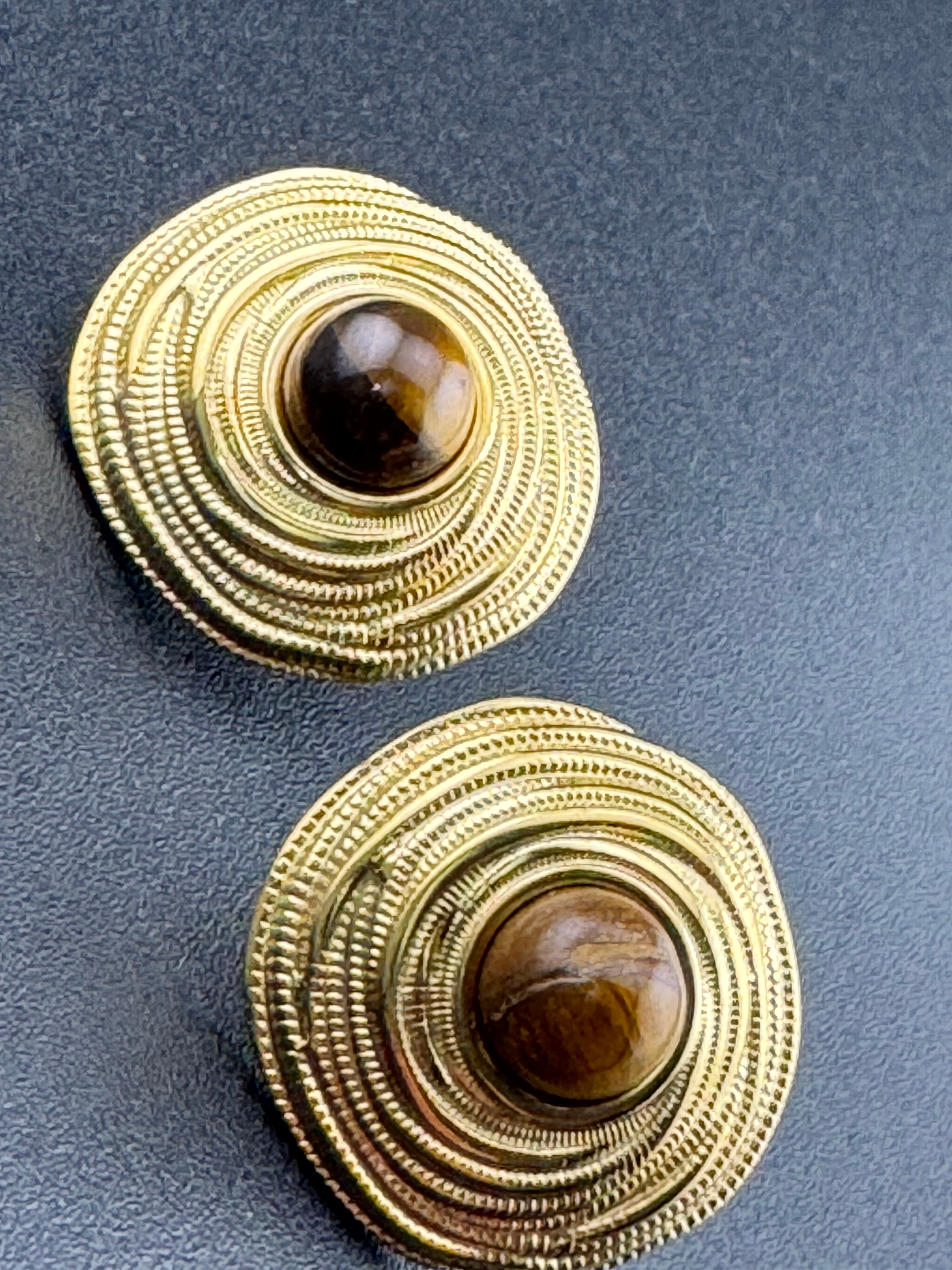 Etruscan medieval style tigers-eye gemstone gold tone stud disc earrings