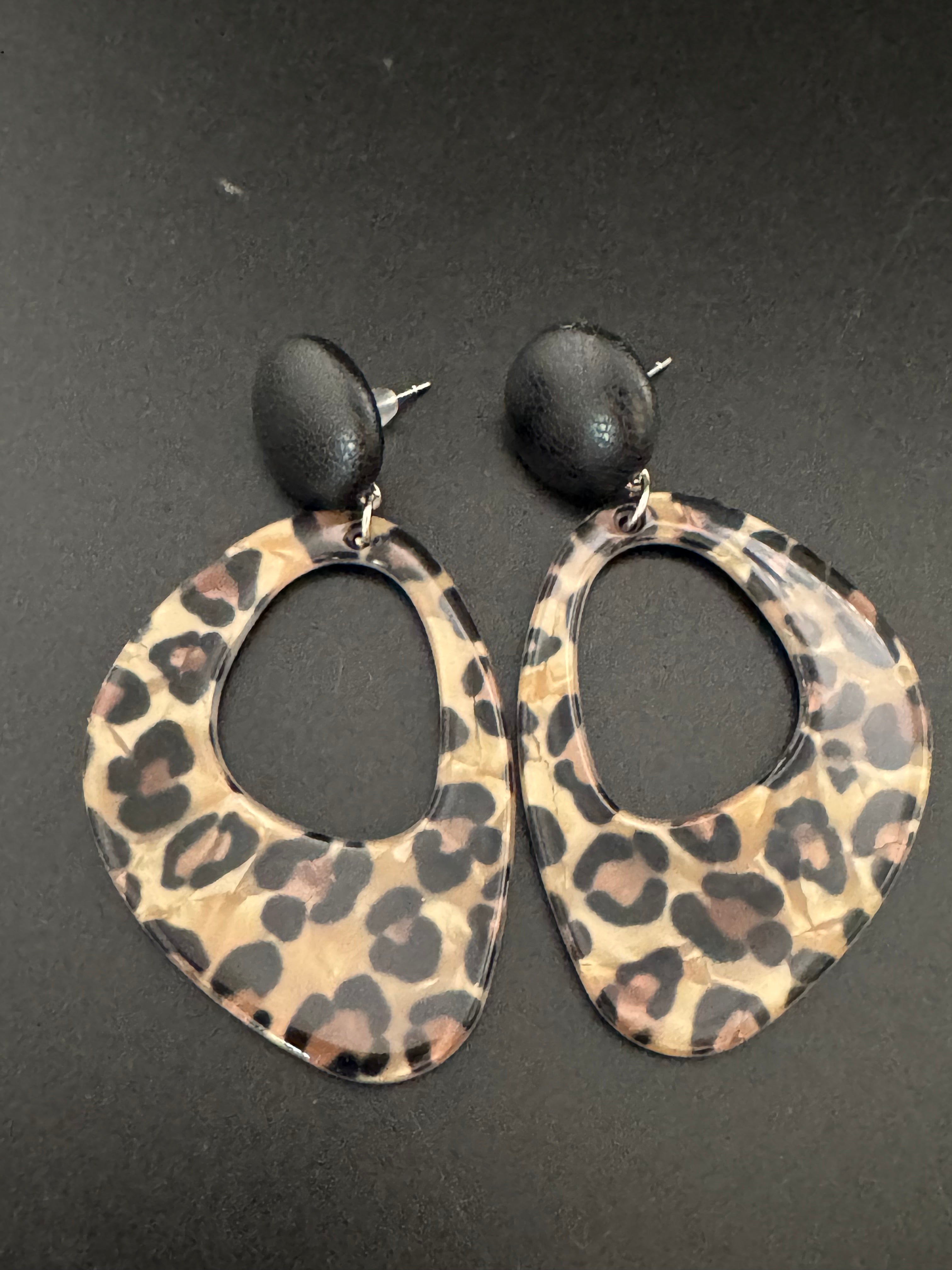 Big tortoiseshell dangly drop earrings
