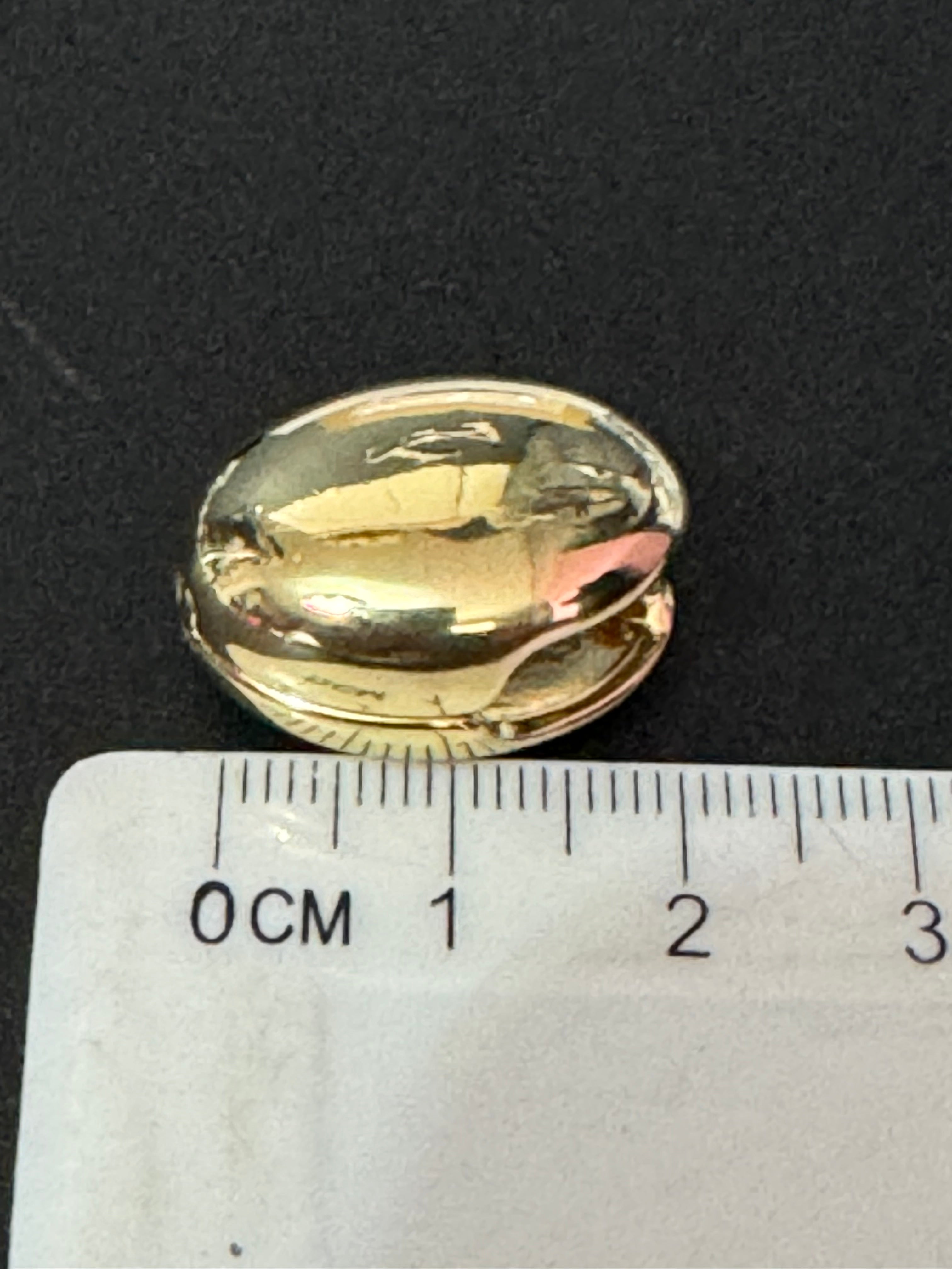 Mirror shine 2cm oval gold or silver tone pebble earrings for pierced ears