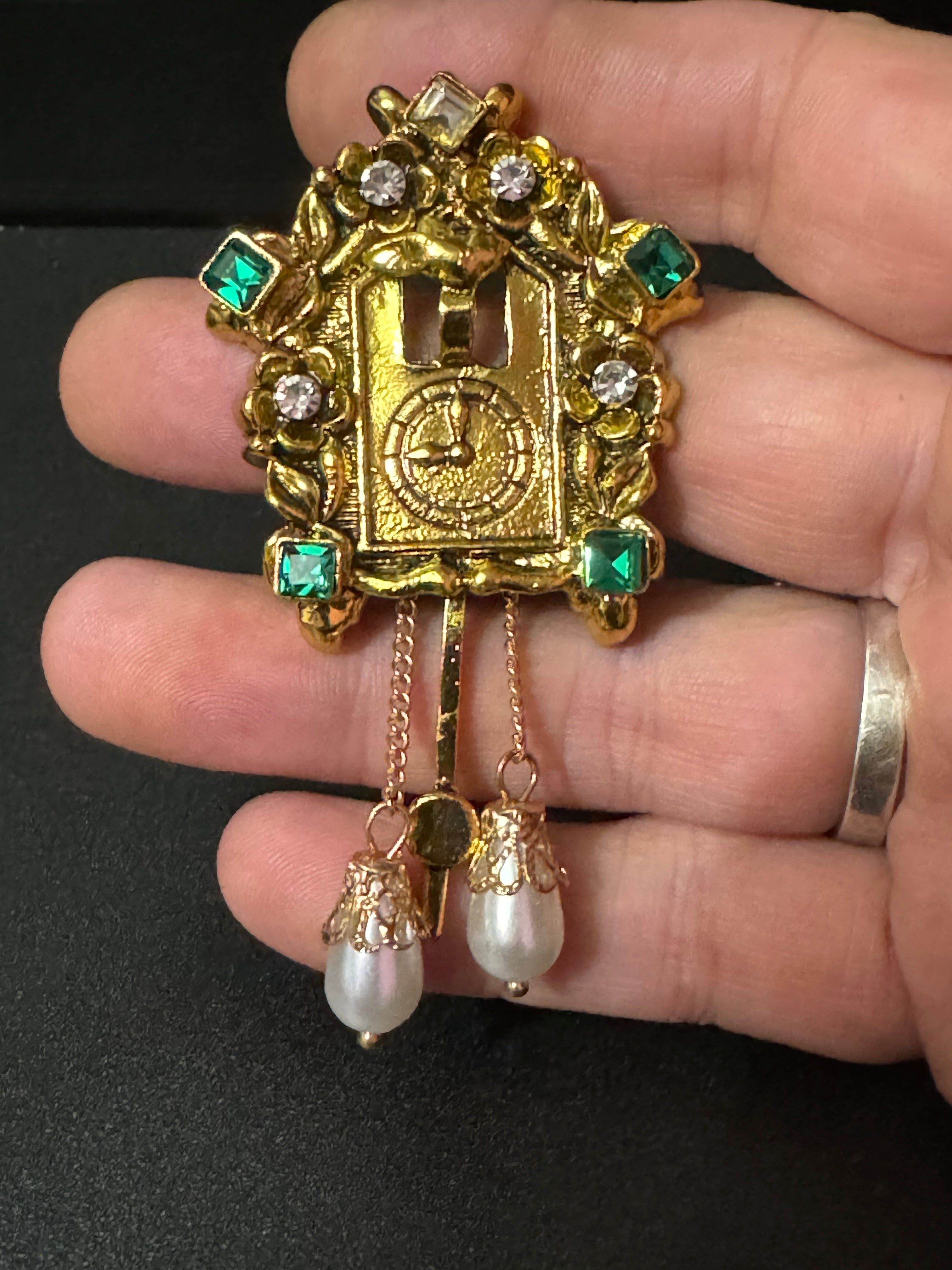 Combination novelty cuckoo clock brooch and pendant gold