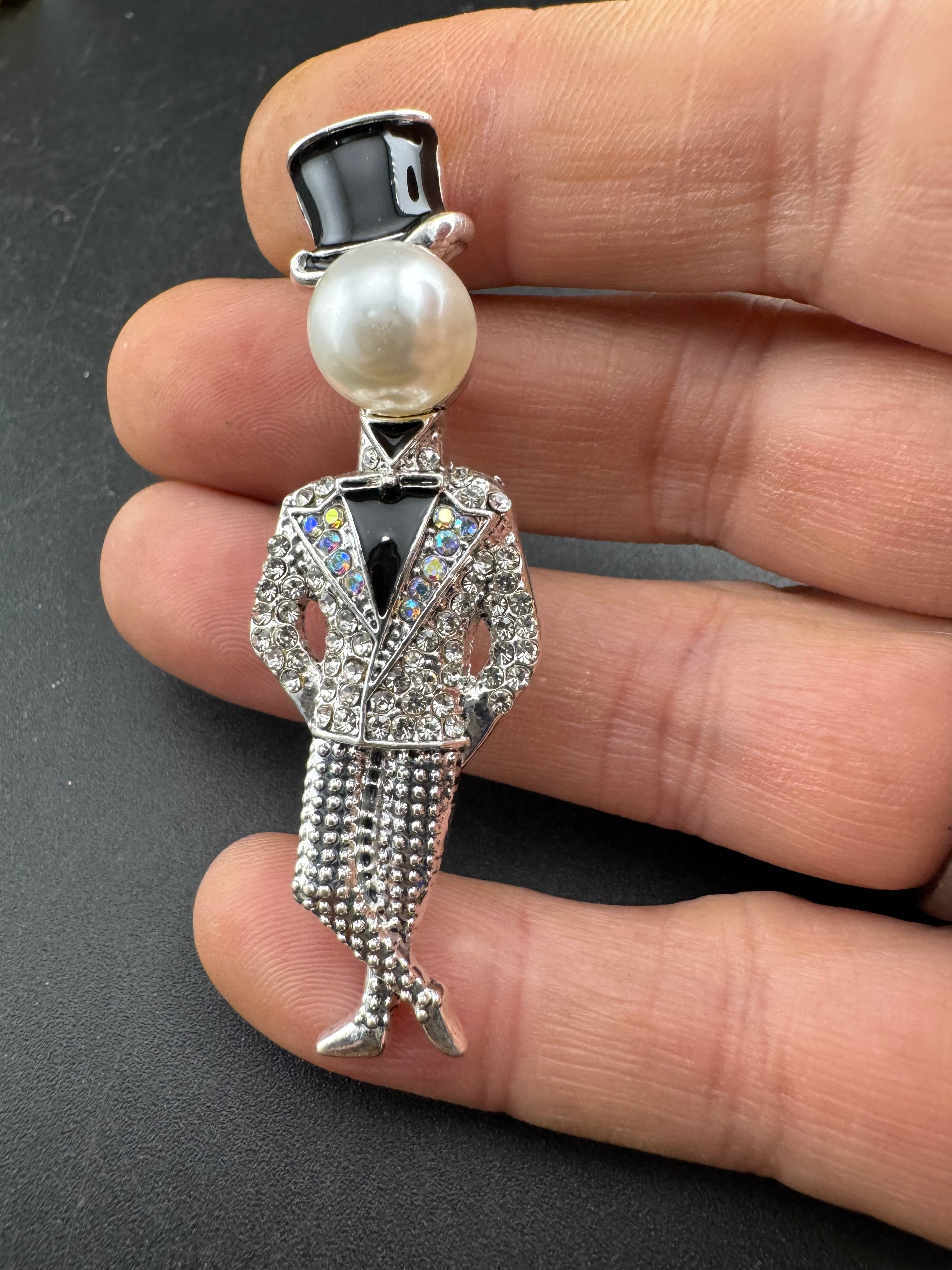 Dandy man in top hat novelty crystal mens brooch
