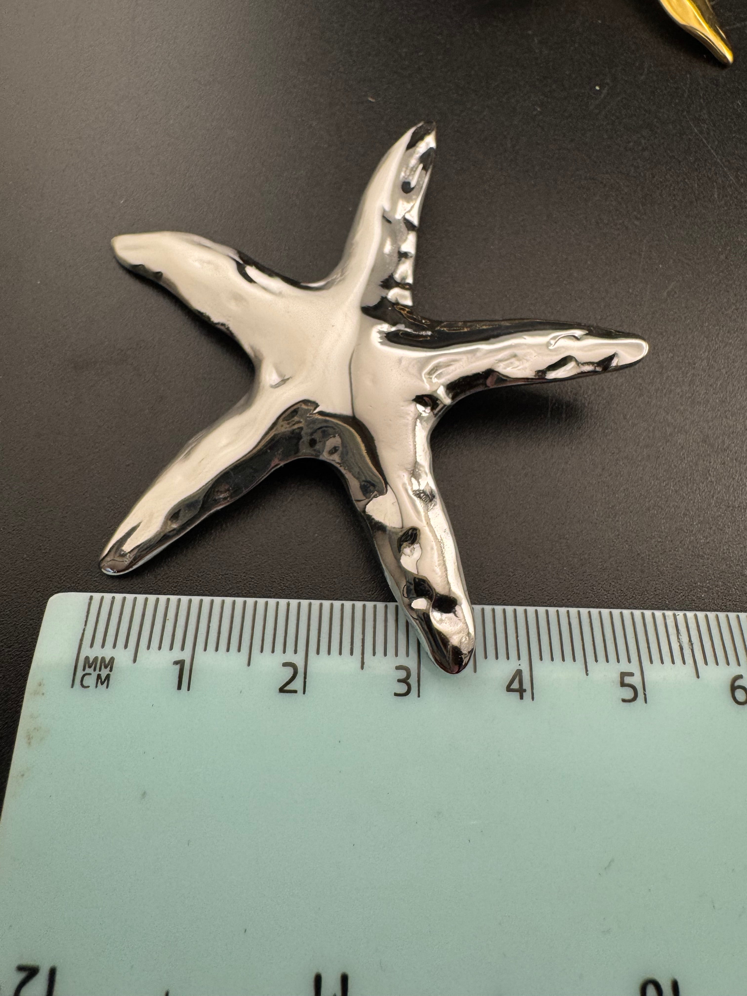 Big starfish brooch in gold or silver, nautical jewellery