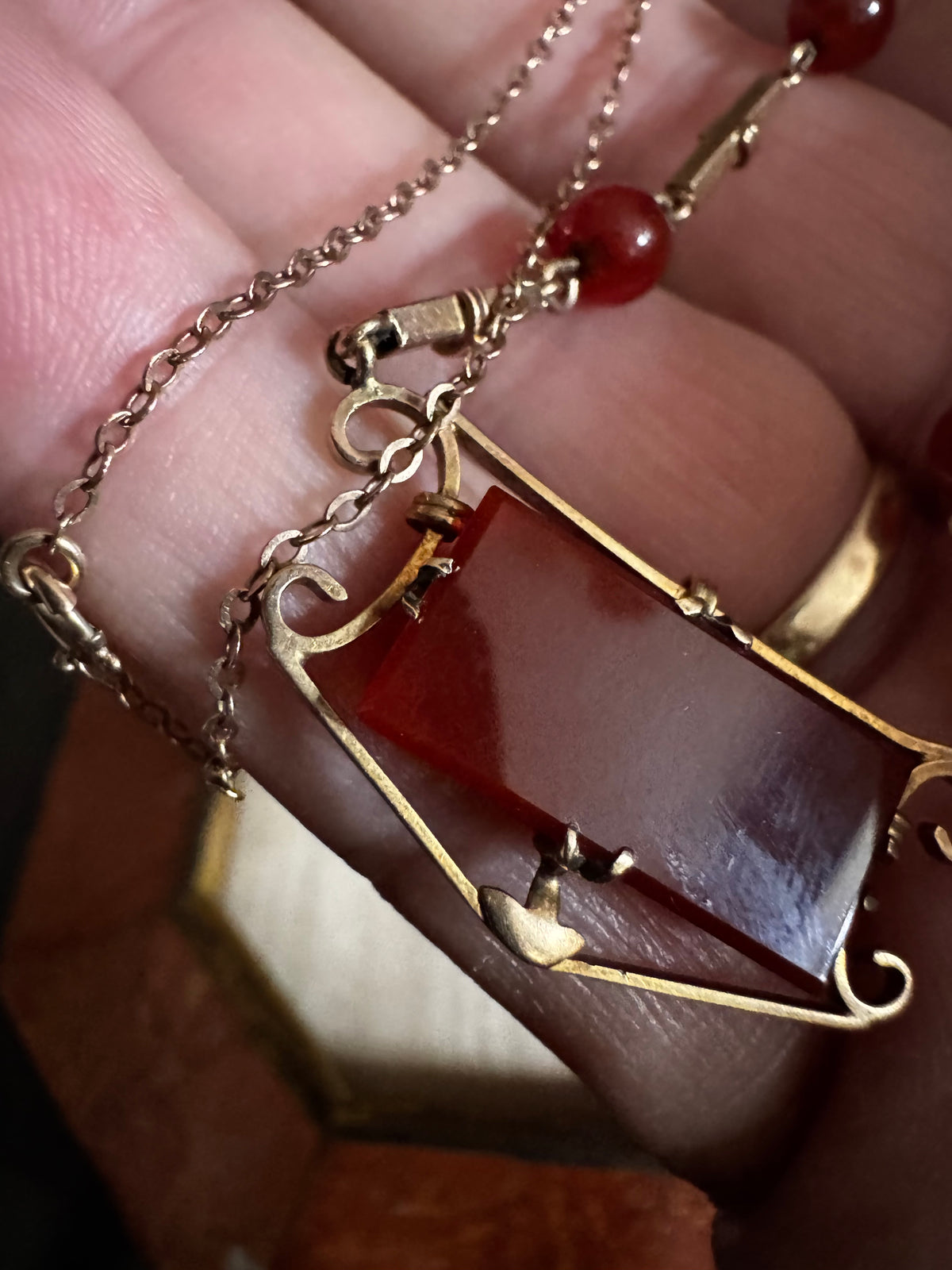 Antique 11-12 carat gold carnelian necklace