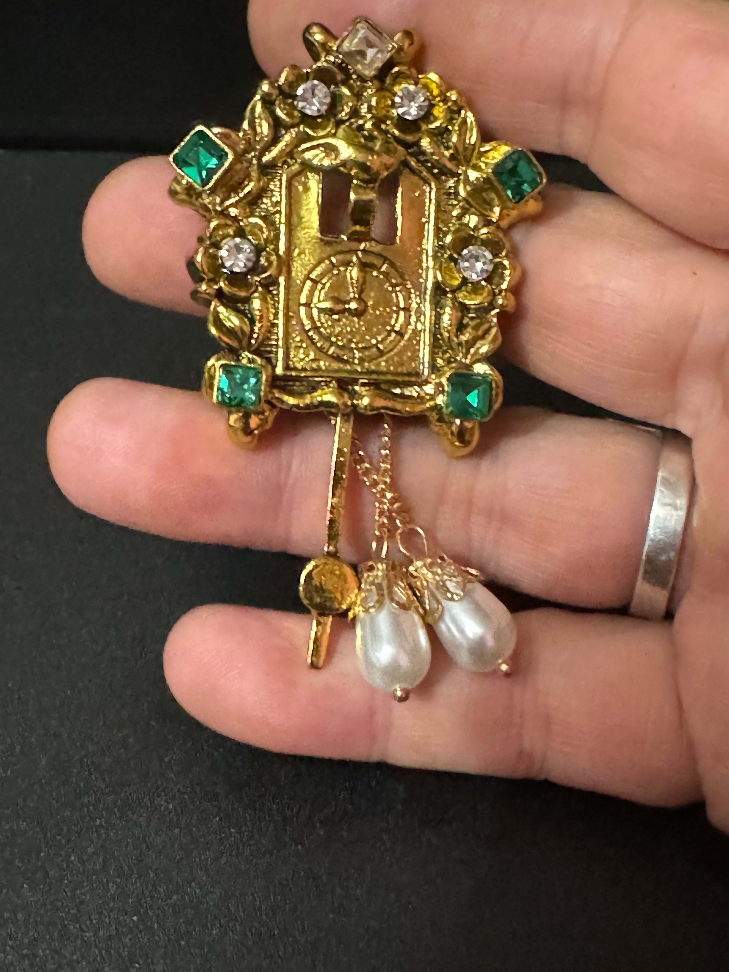 Combination novelty cuckoo clock brooch and pendant gold