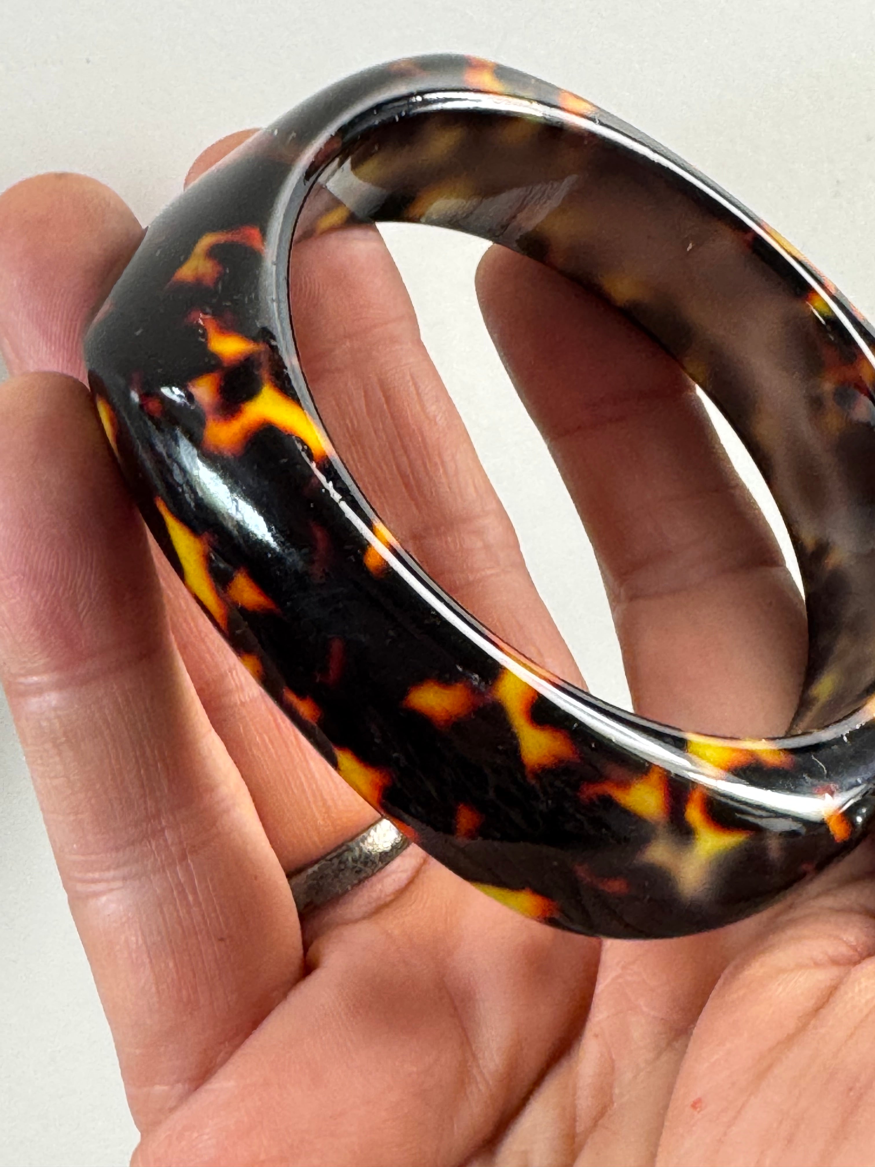 Wide acrylic brown faux tortoiseshell bangle bracelet, leopard print abstract geometric