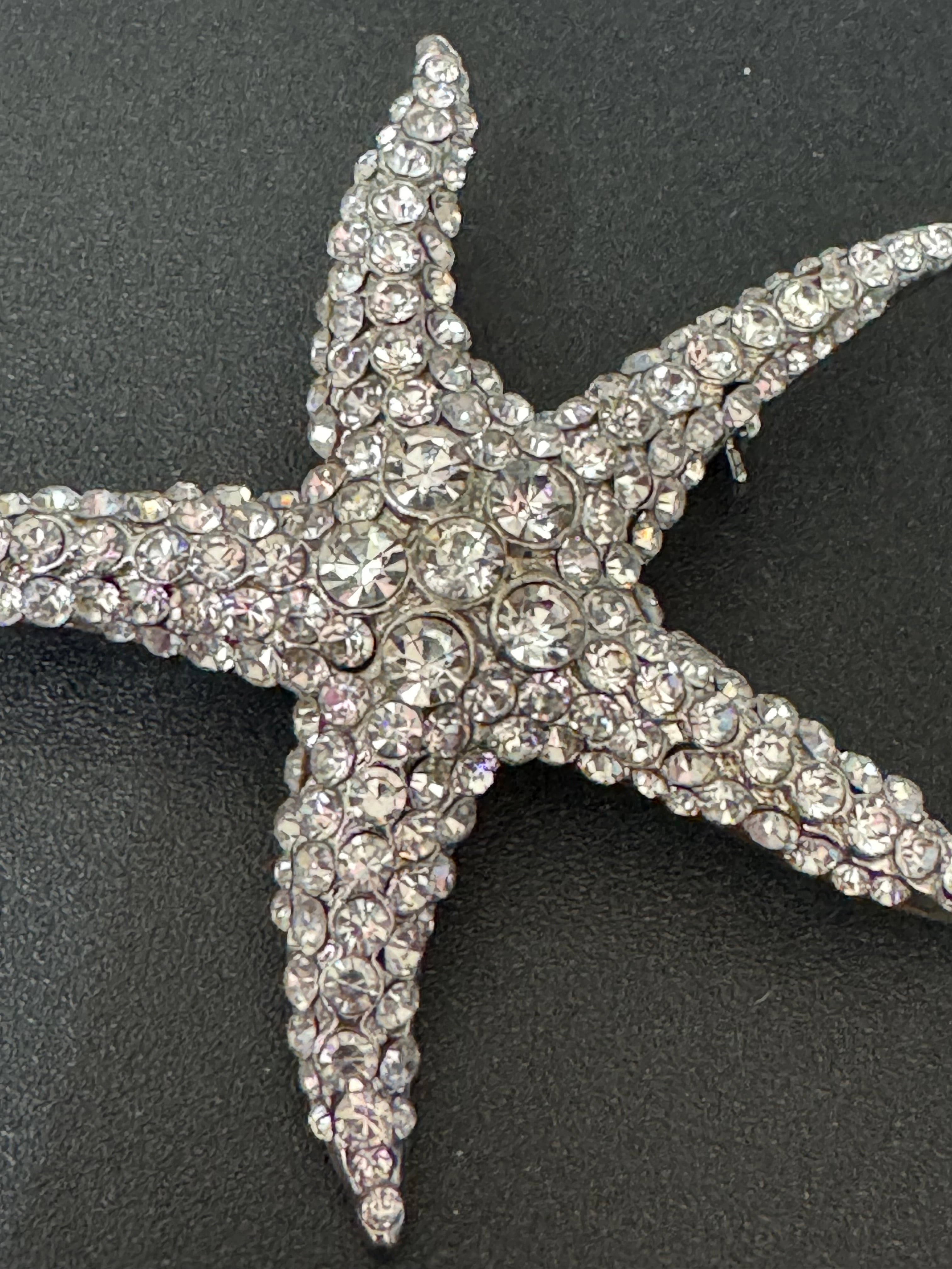 Clear crystal encrusted starfish brooch diamanté