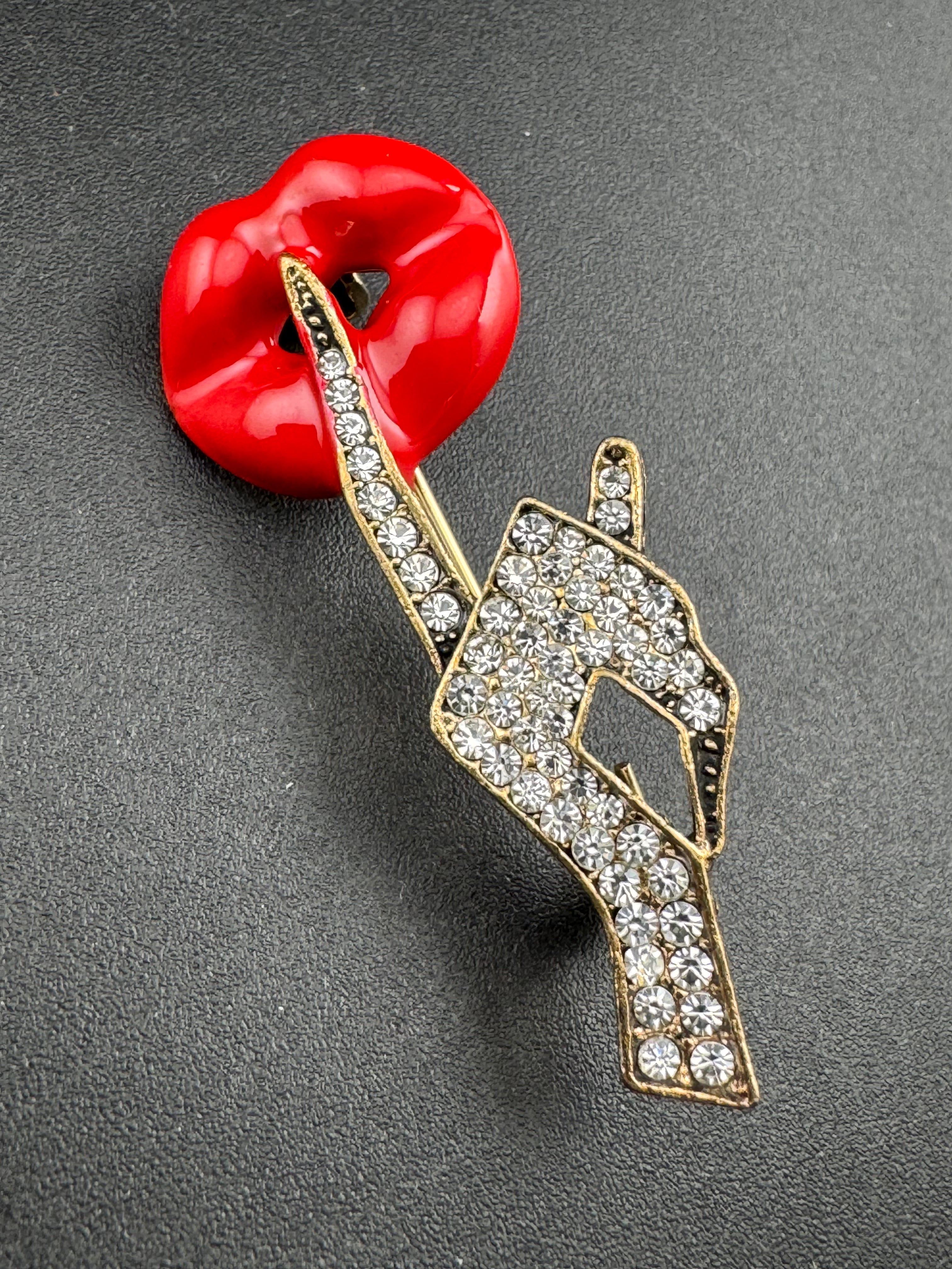 Novelty diamanté red lips secret brooch