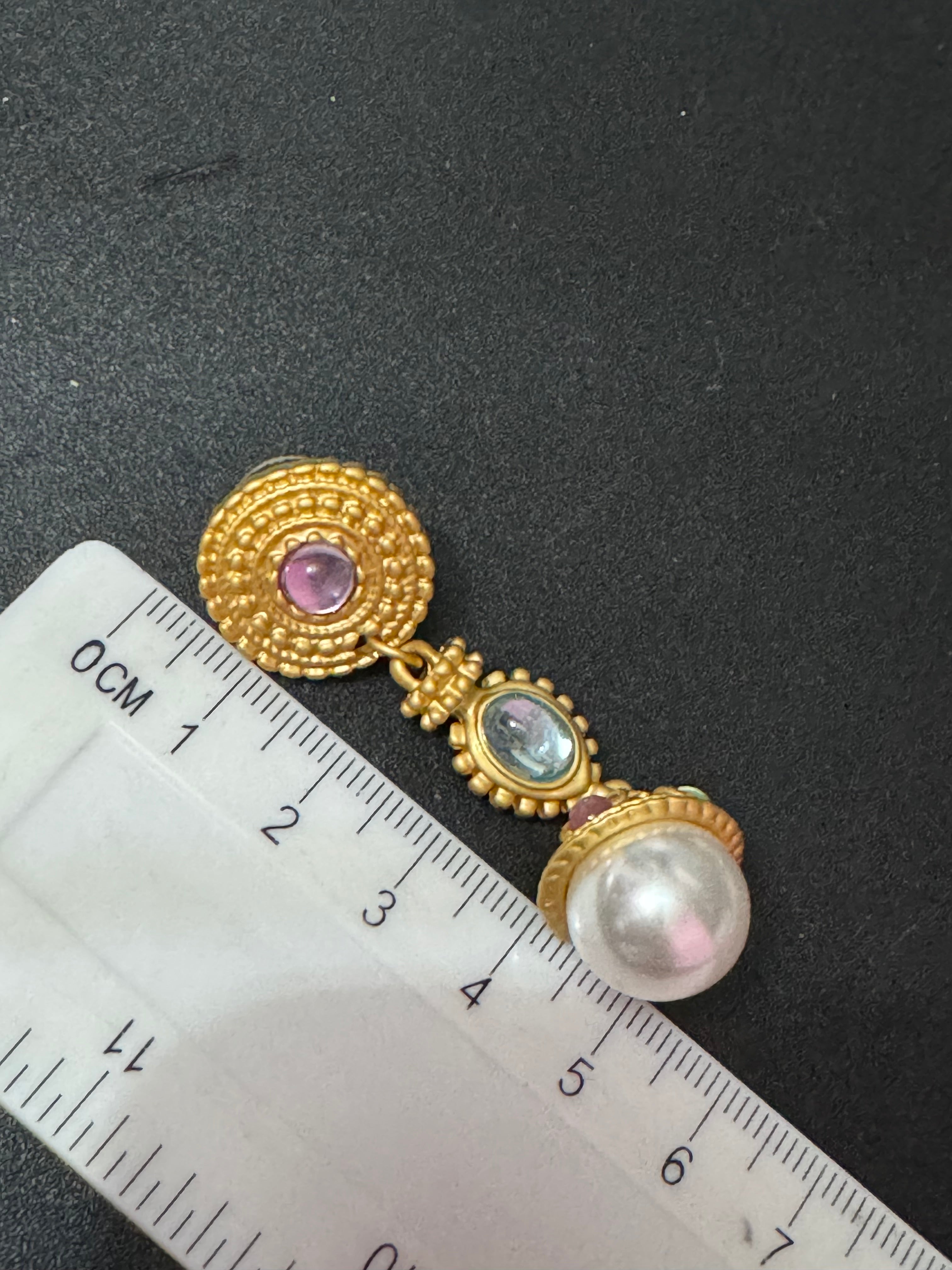 Matt gold Etruscan Gripoix style cabochon drop earrings