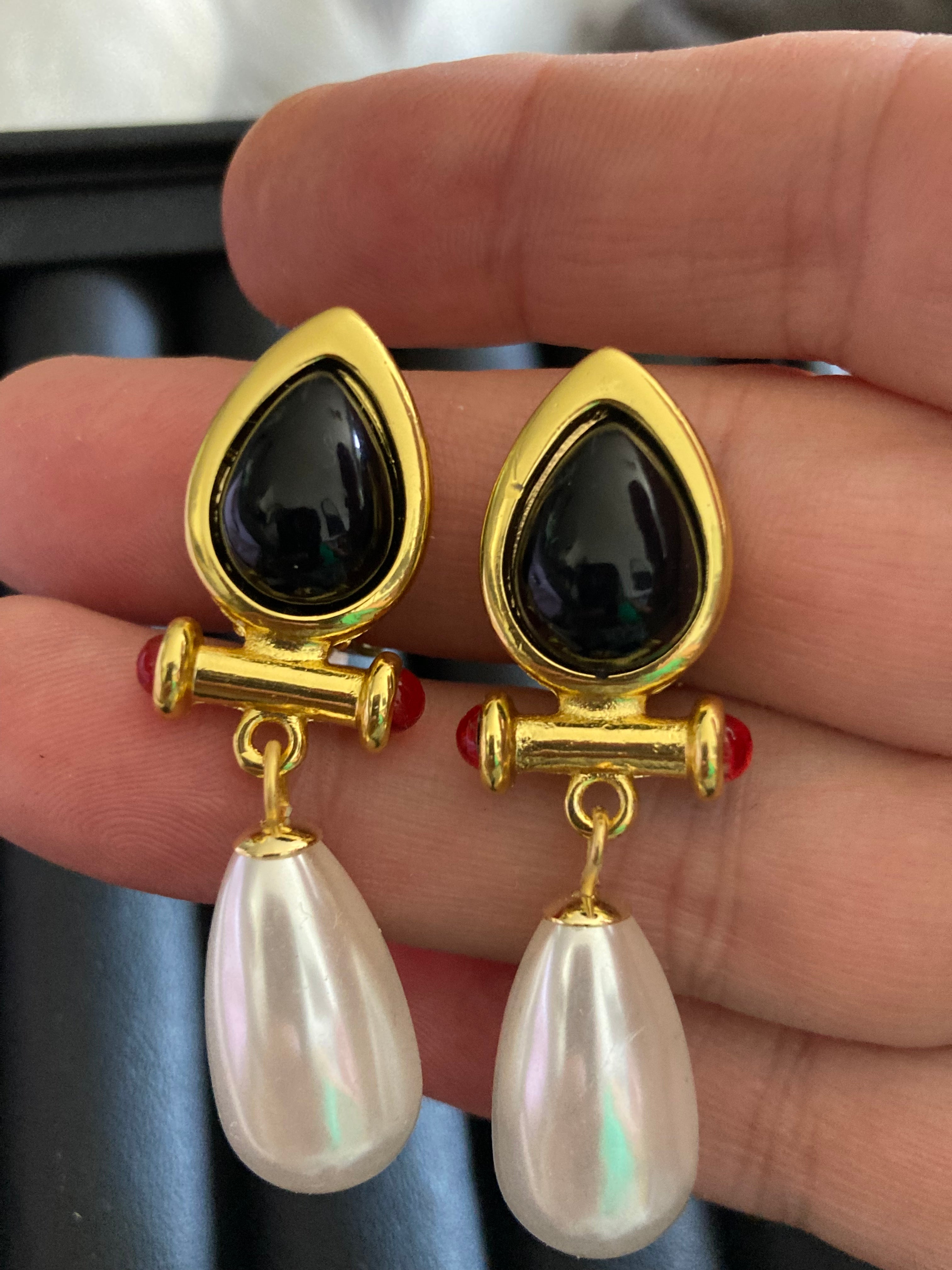 gold wide Ruby red gripoix style cabochon black and faux pearl teardrop clip on dangly earrings