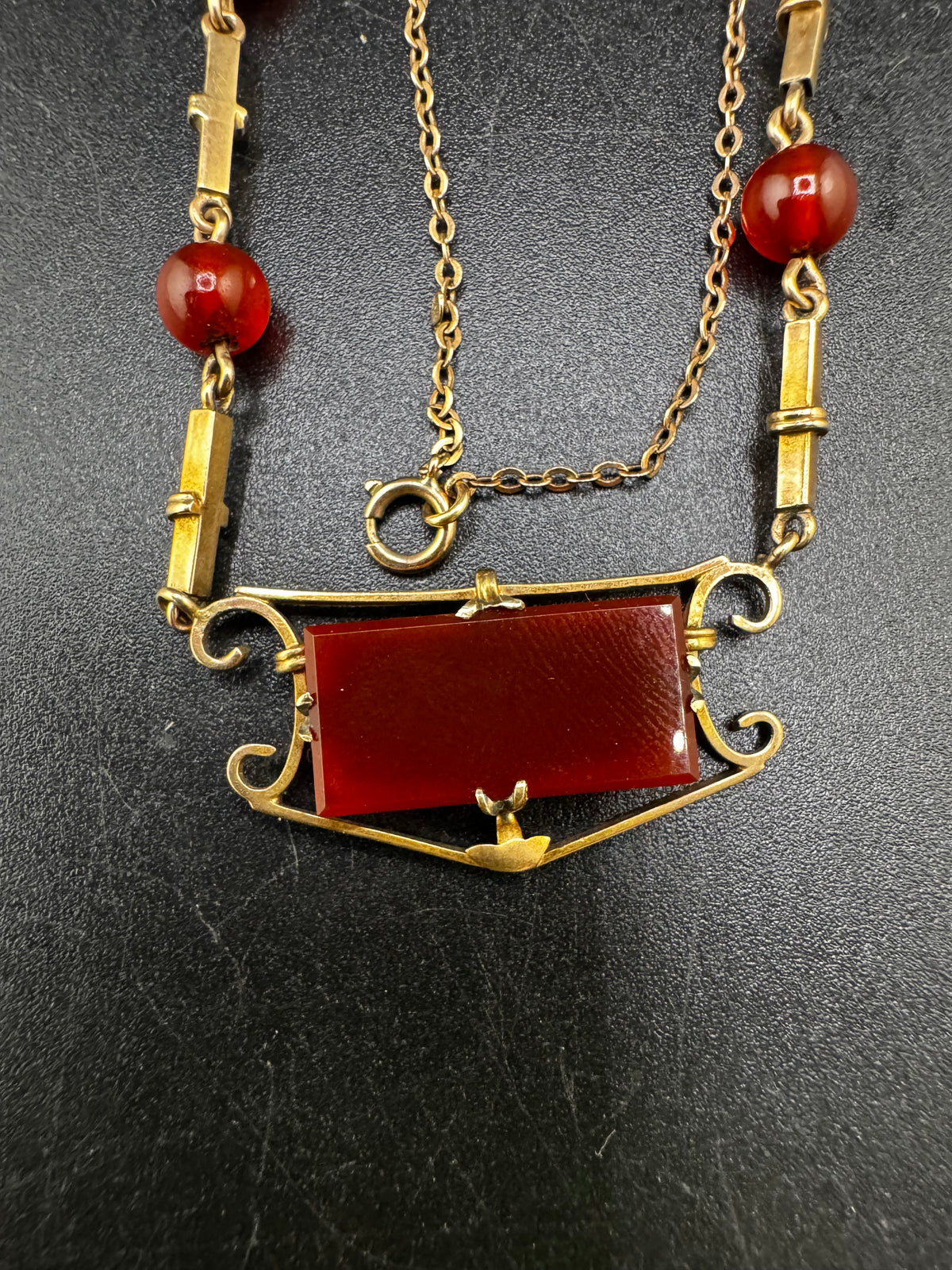 Antique 11-12 carat gold carnelian necklace