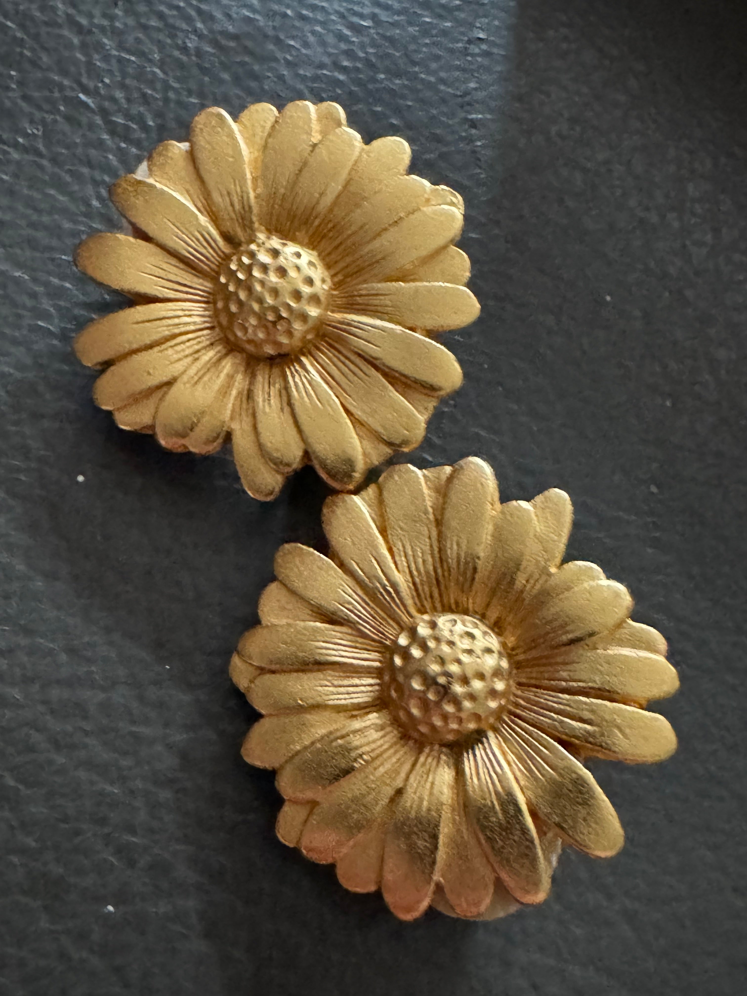Vintage ESCADA gold Daisy clip on earrings, French designer