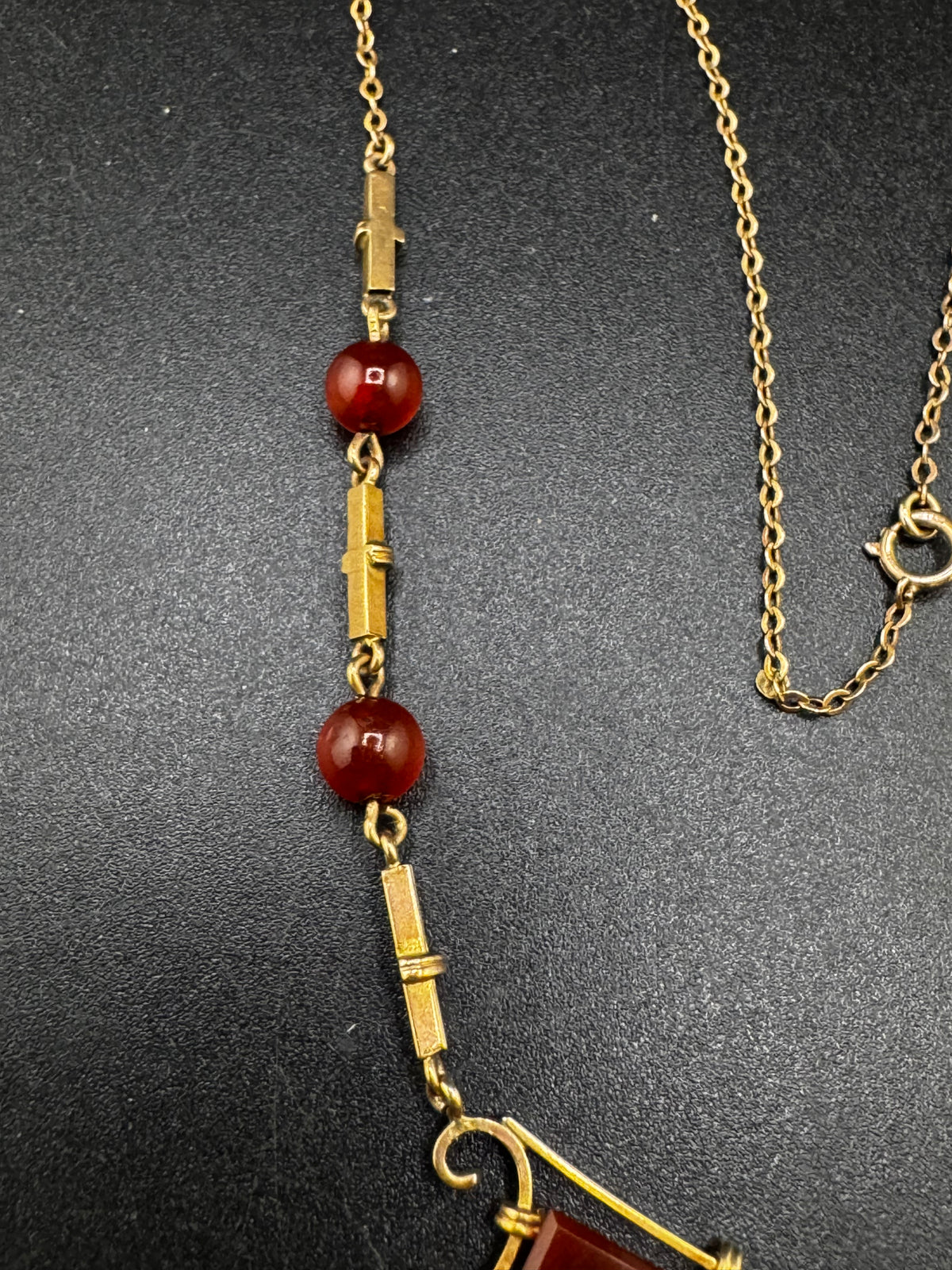Antique 11-12 carat gold carnelian necklace