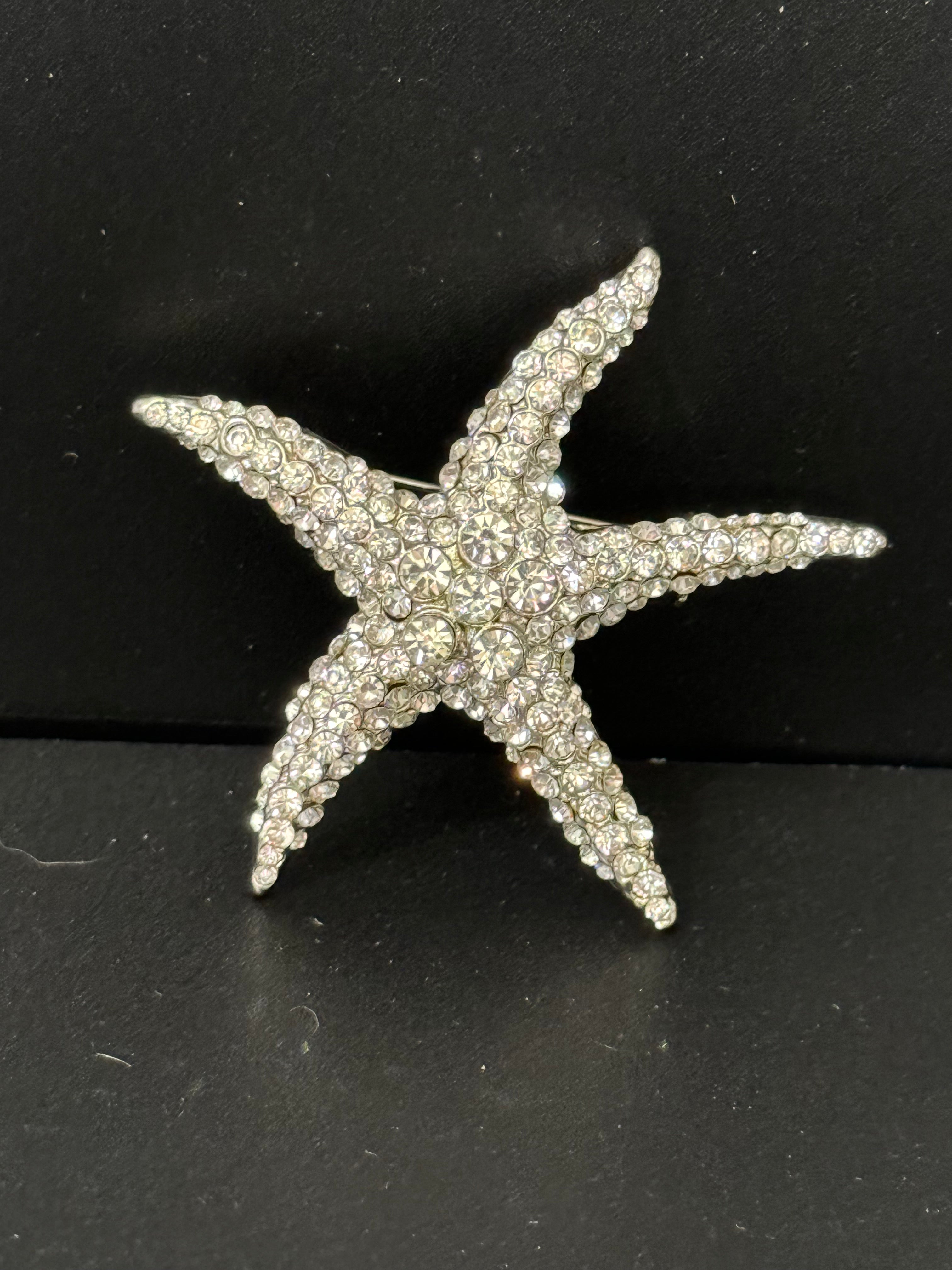 Clear crystal encrusted starfish brooch diamanté