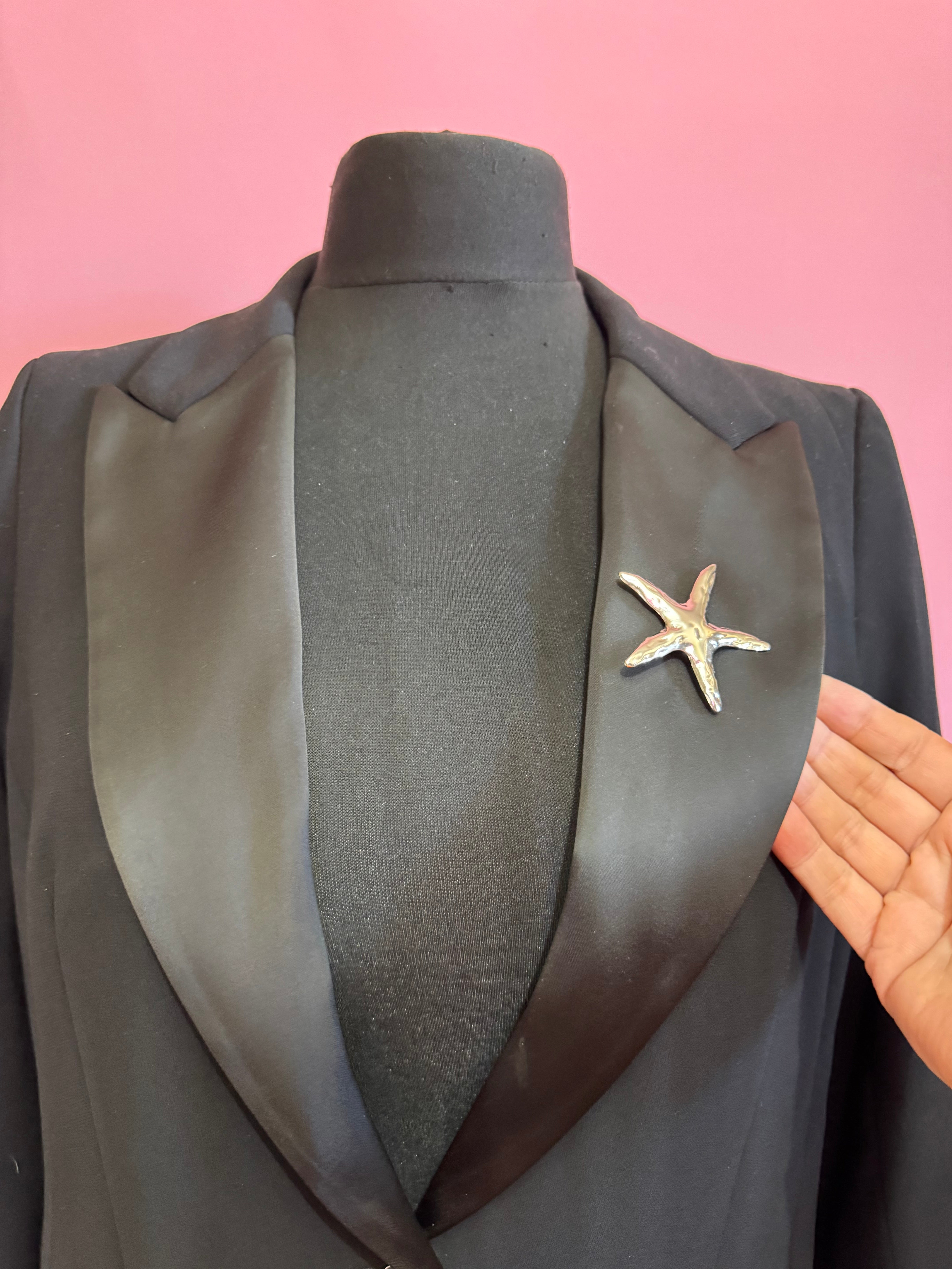 Big starfish brooch in gold or silver, nautical jewellery