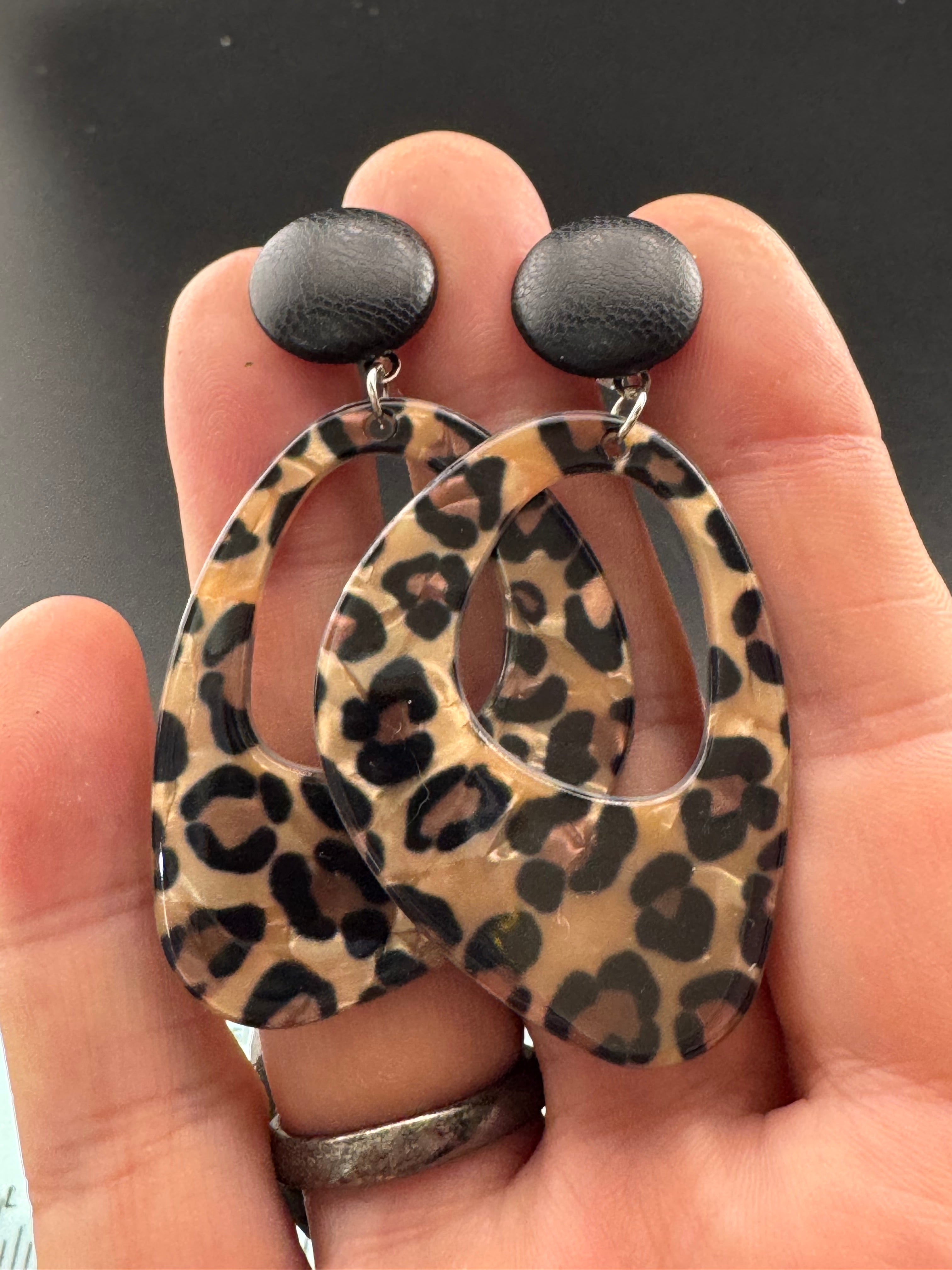Big tortoiseshell dangly drop earrings