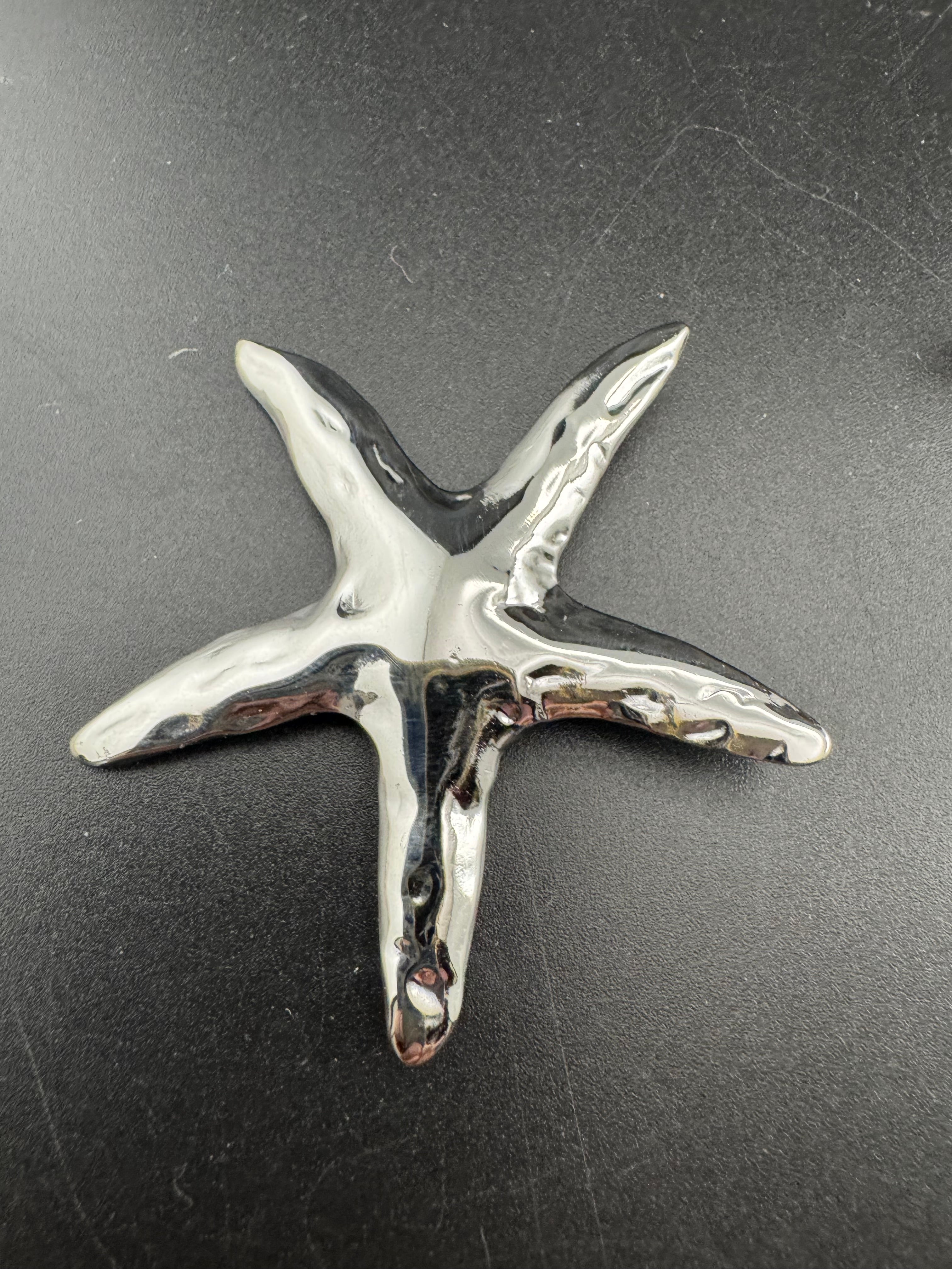 Big starfish brooch in gold or silver, nautical jewellery