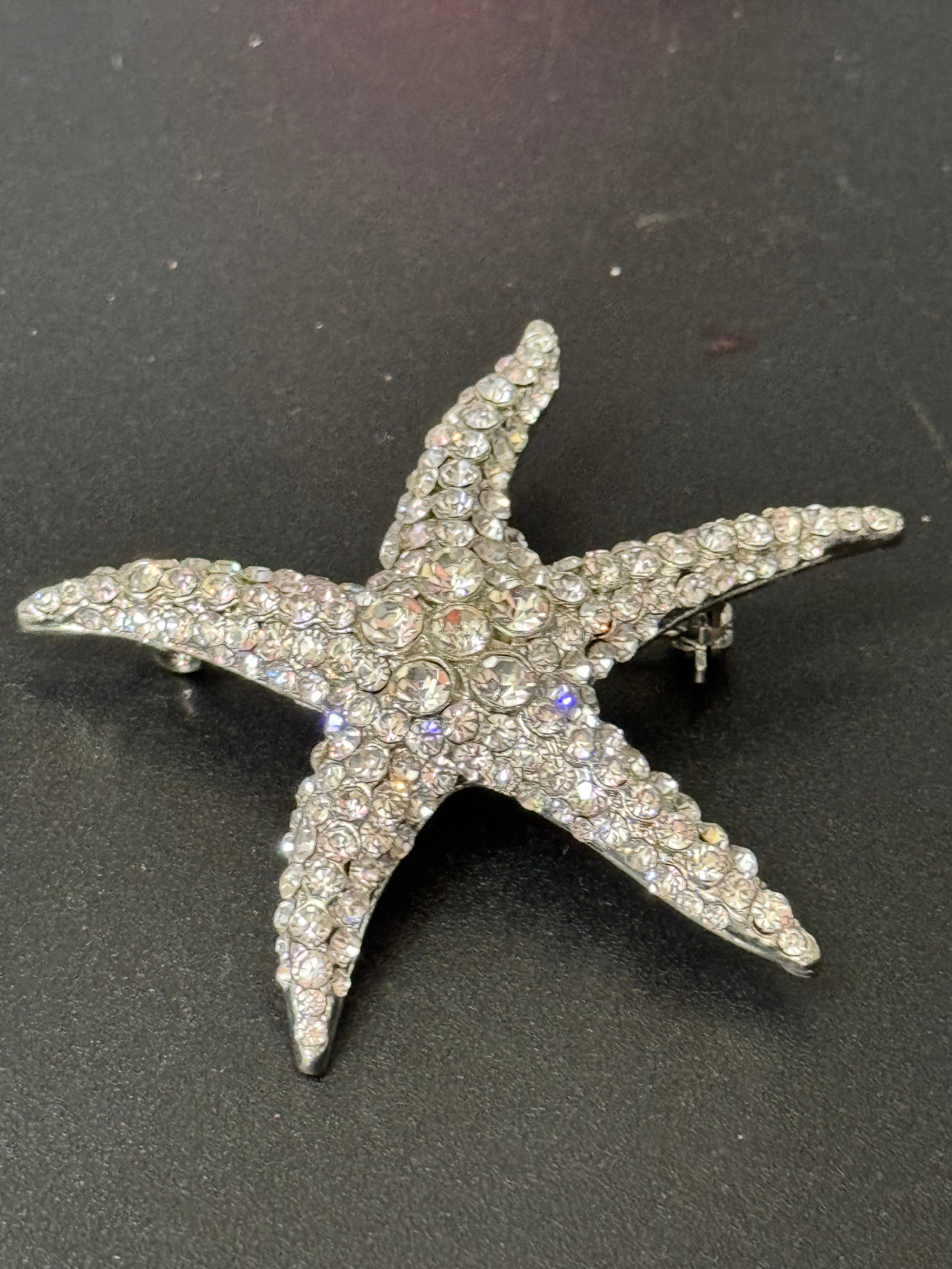 Clear crystal encrusted starfish brooch diamanté