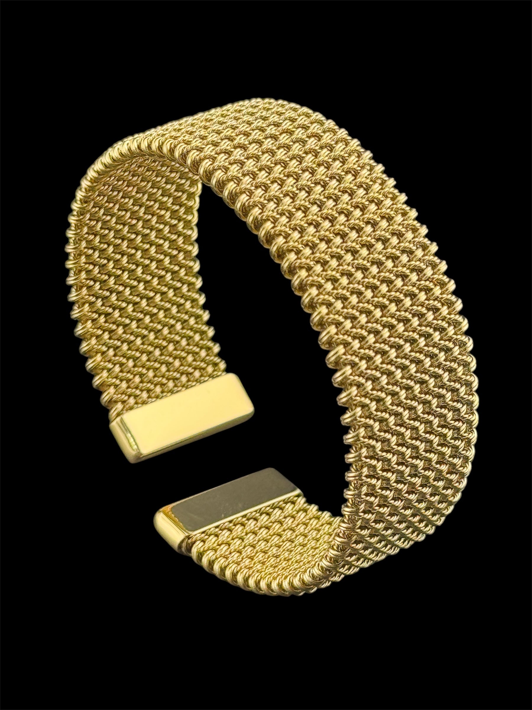 Wide gold toned mesh link open bangle bracelet vintage style