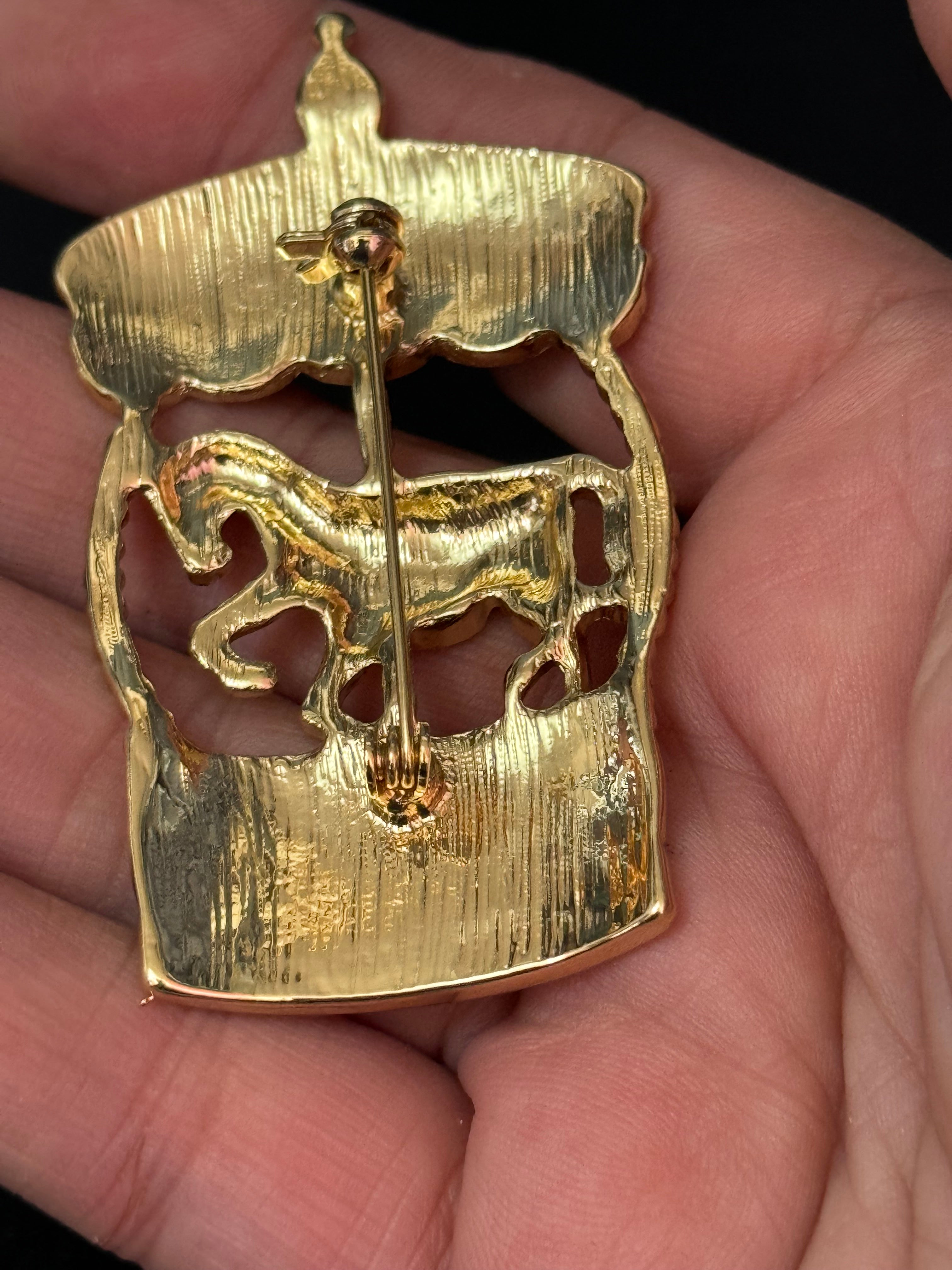 Novelty fairground merry go round carousel horse brooch