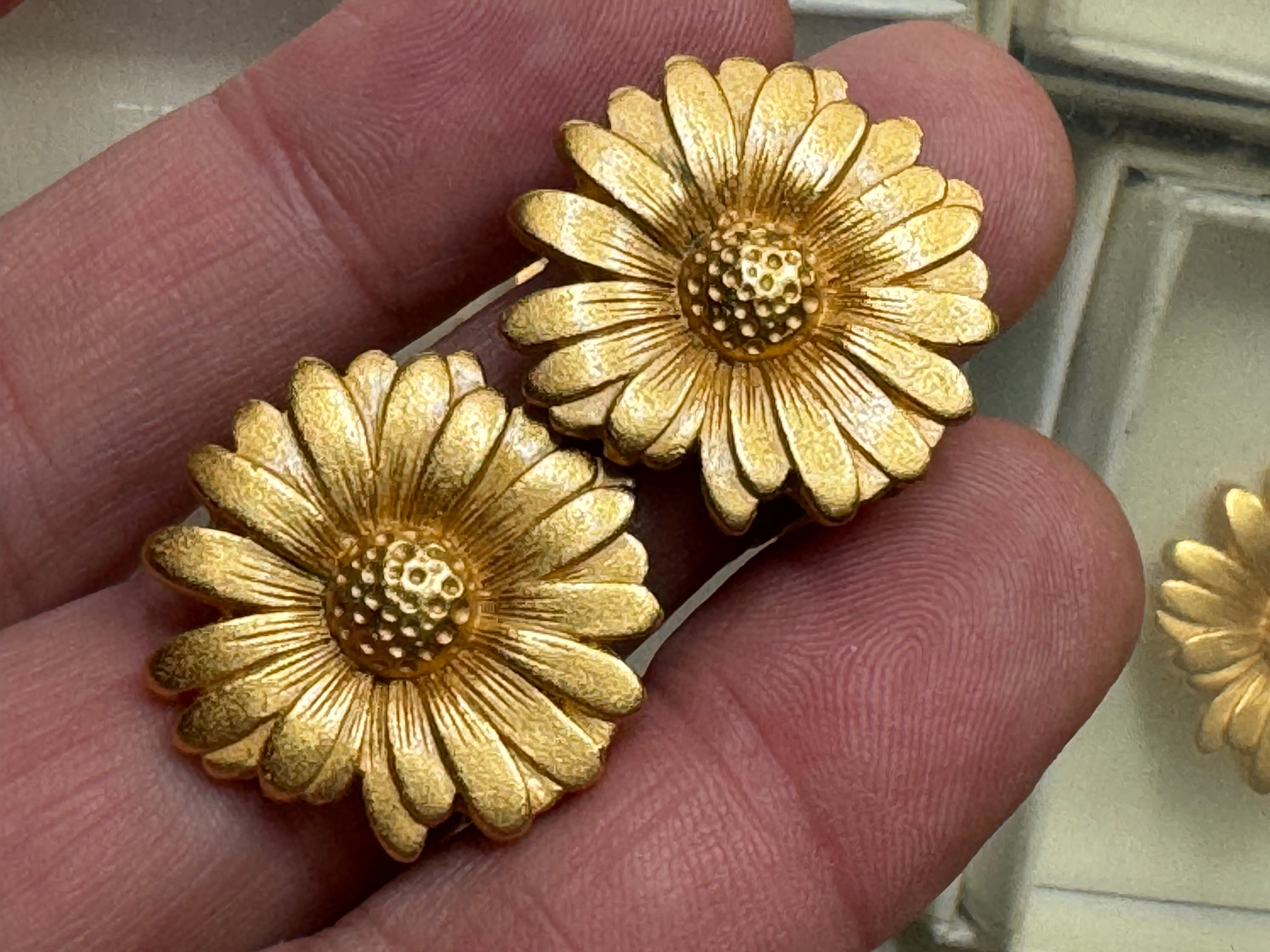 Vintage ESCADA gold Daisy clip on earrings, French designer