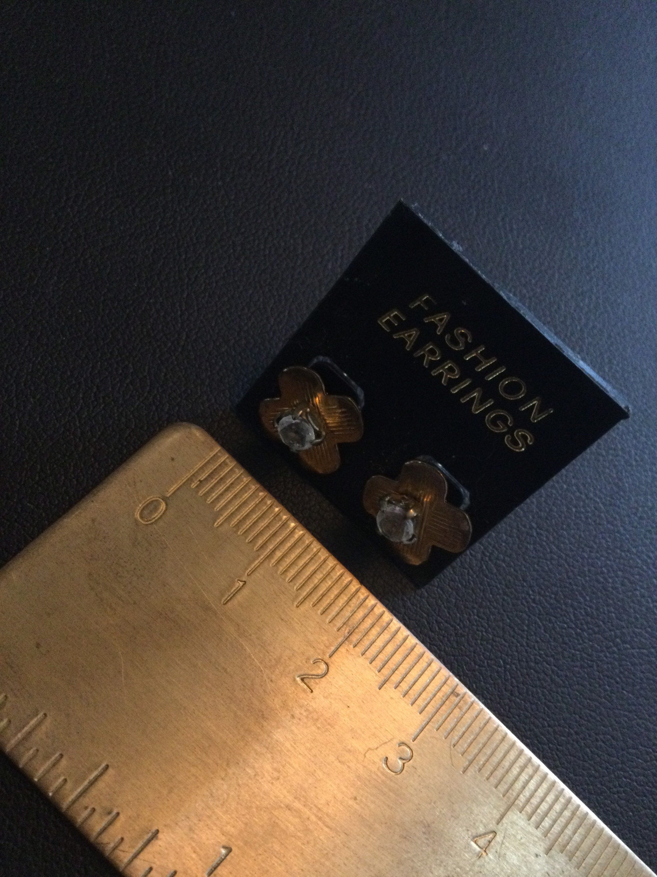 Vintage small gold tone flower stud earrings floral with small central diamanté