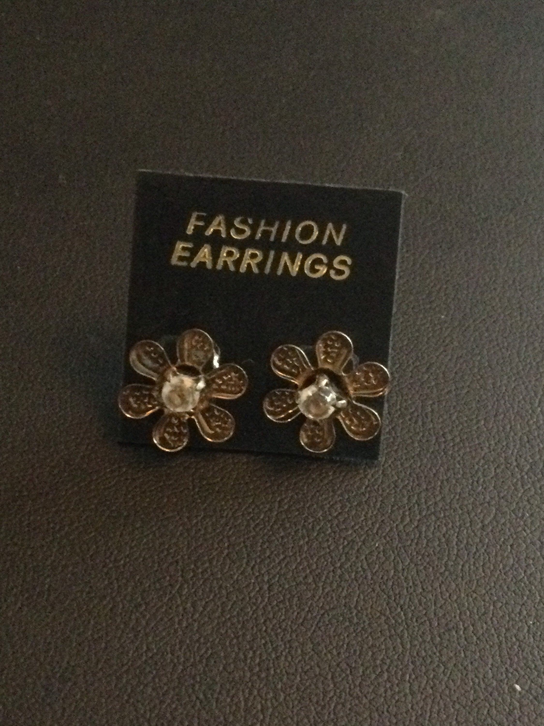 Vintage small gold tone floral stud earrings diamanté
