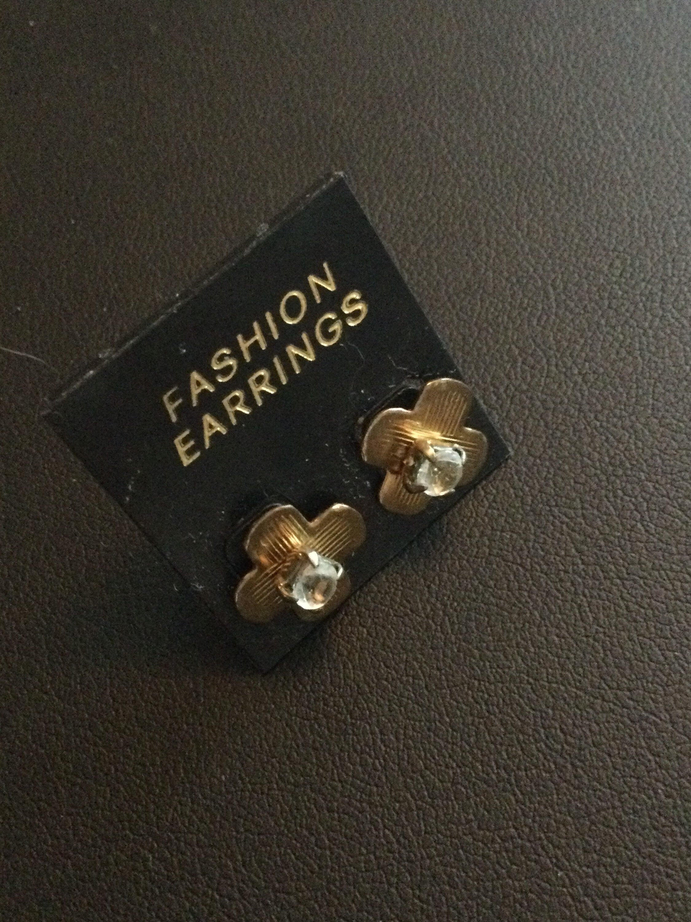 Vintage small gold tone flower stud earrings floral with small central diamanté