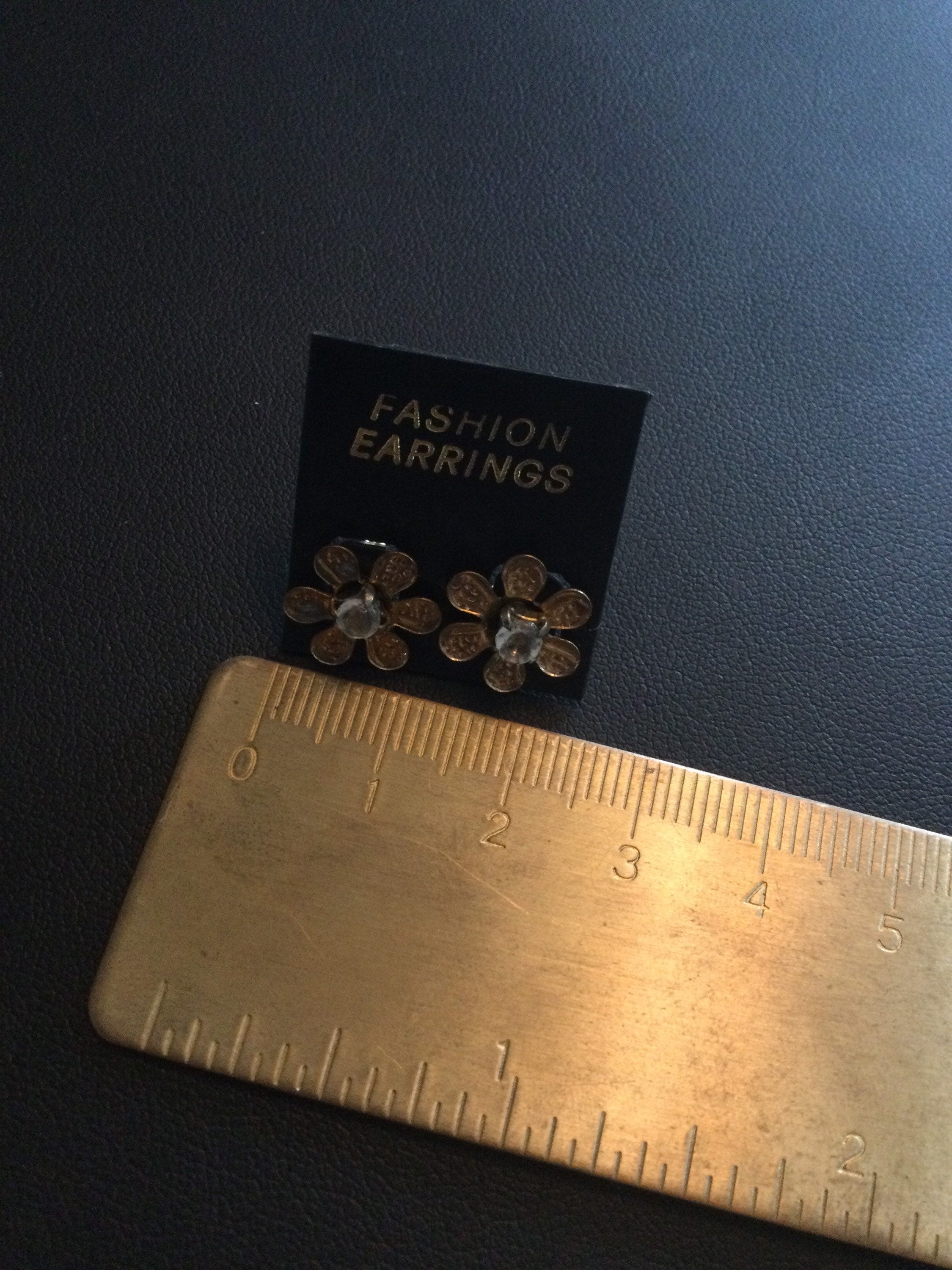 Vintage small gold tone floral stud earrings diamanté