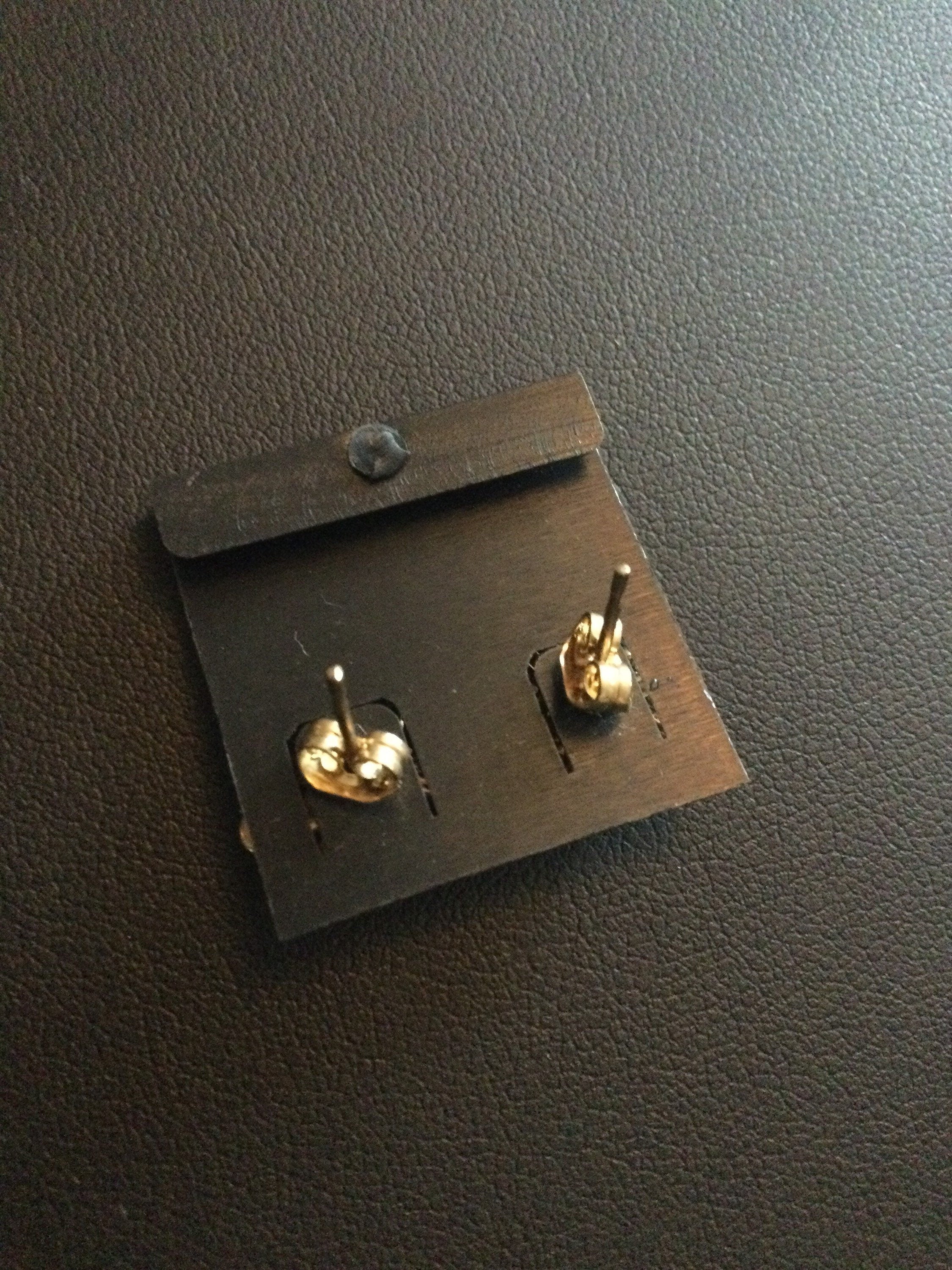 Vintage small gold tone floral stud earrings diamanté