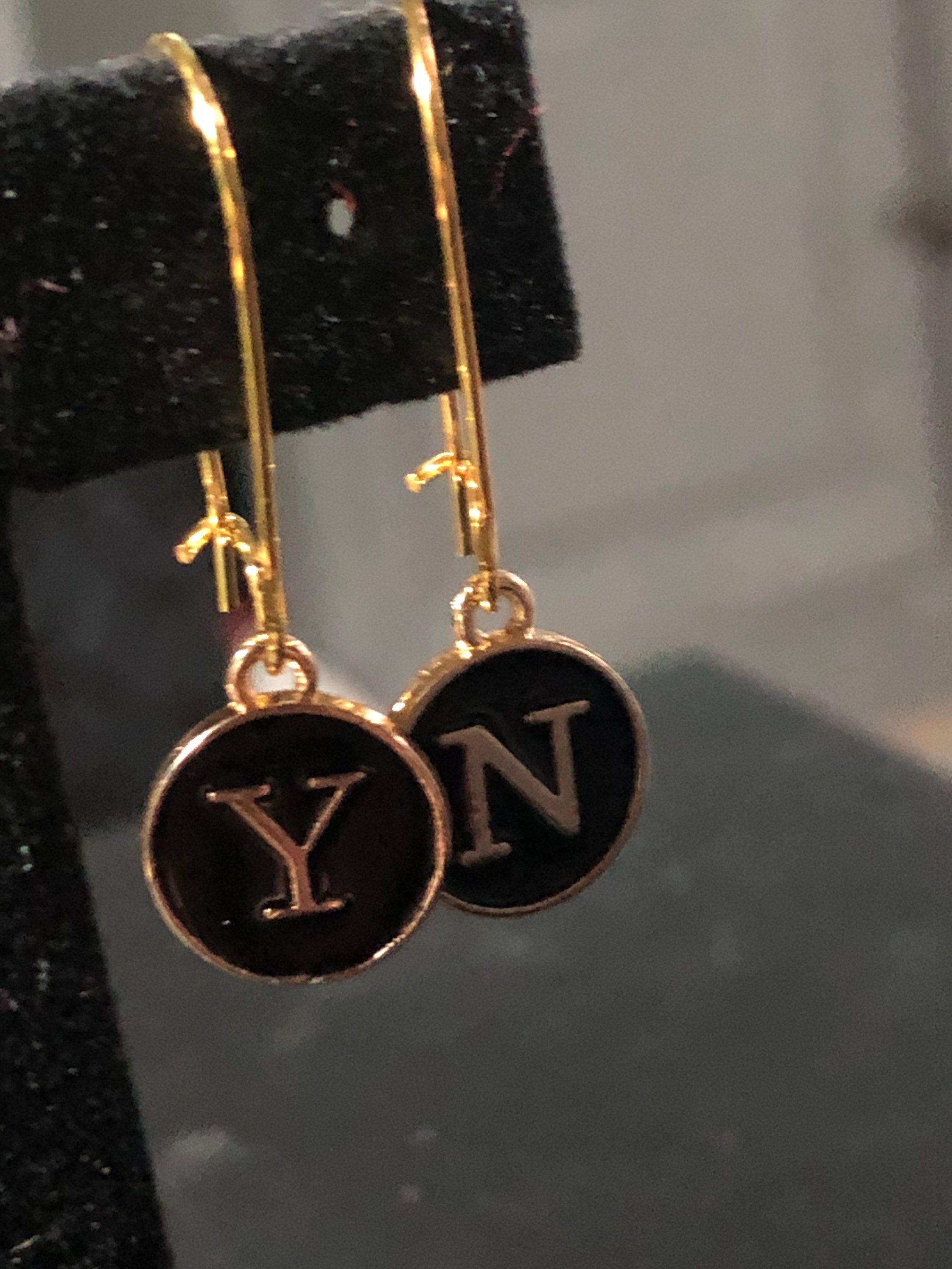 Novelty sexy yes no earrings decision making black enamel gold tone