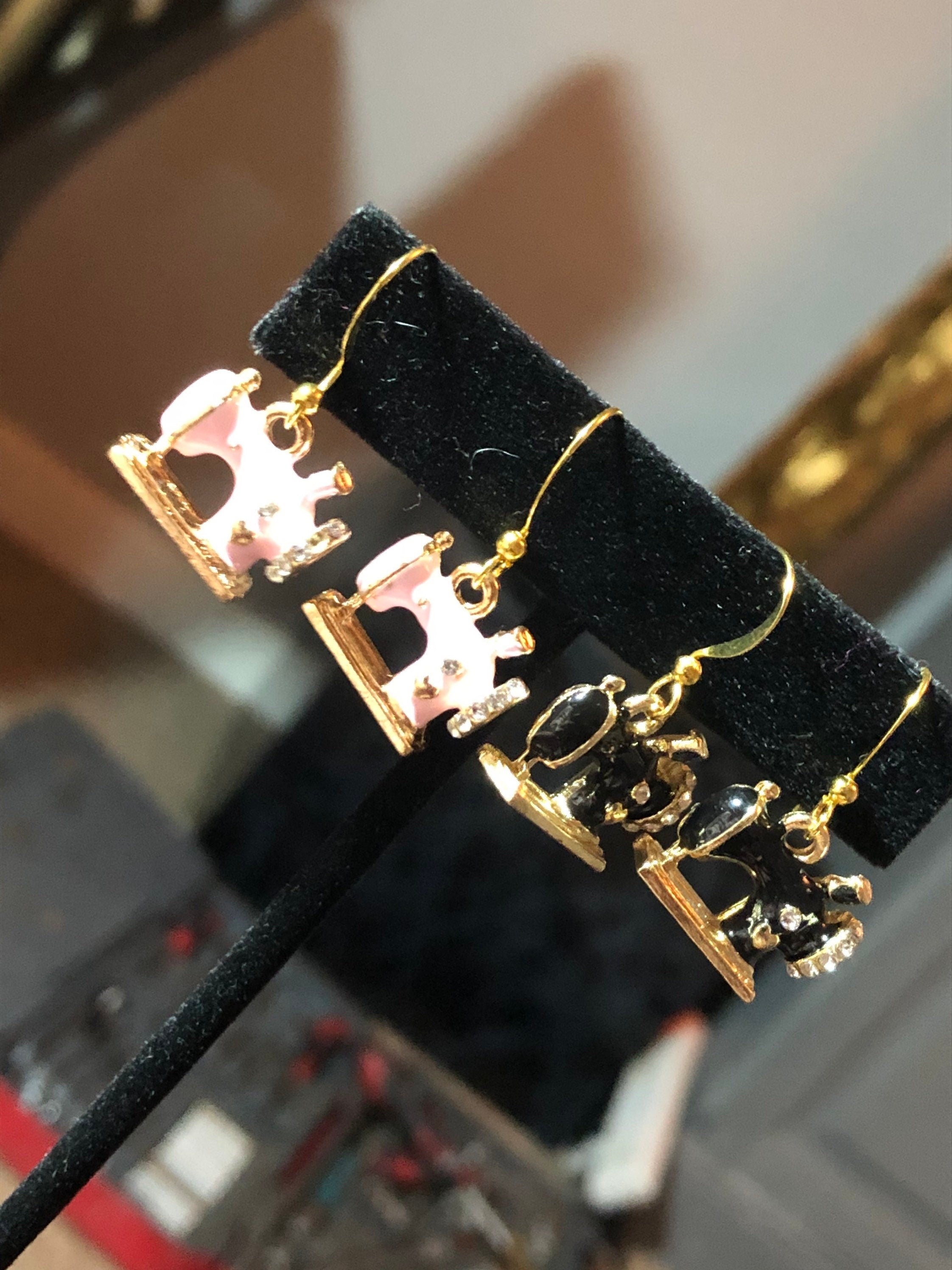 gold tone black enamel vintage sewing machine drop earrings pierced ears