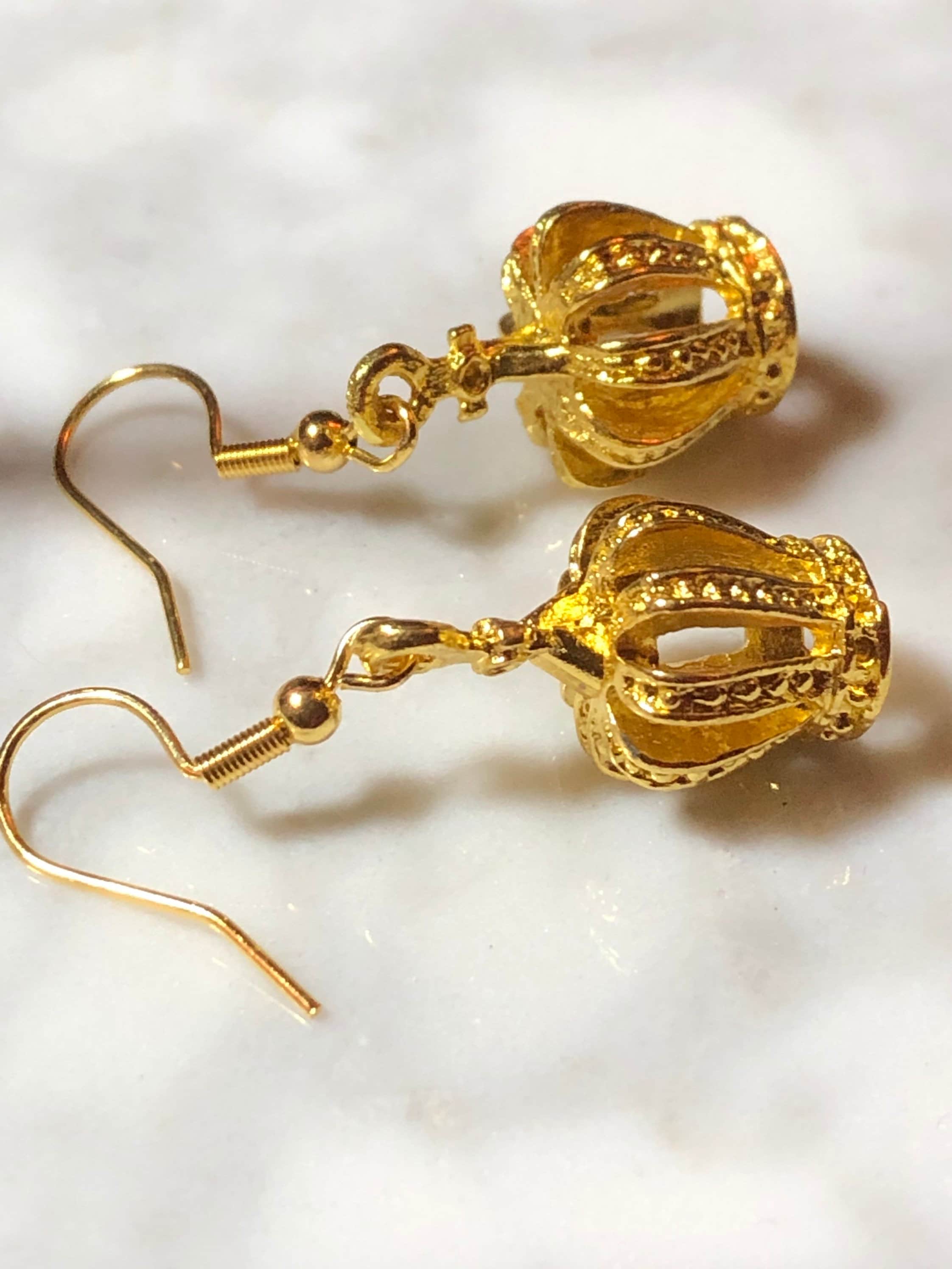 Kings coronation royal crown earrings gold tone drops pierced ears