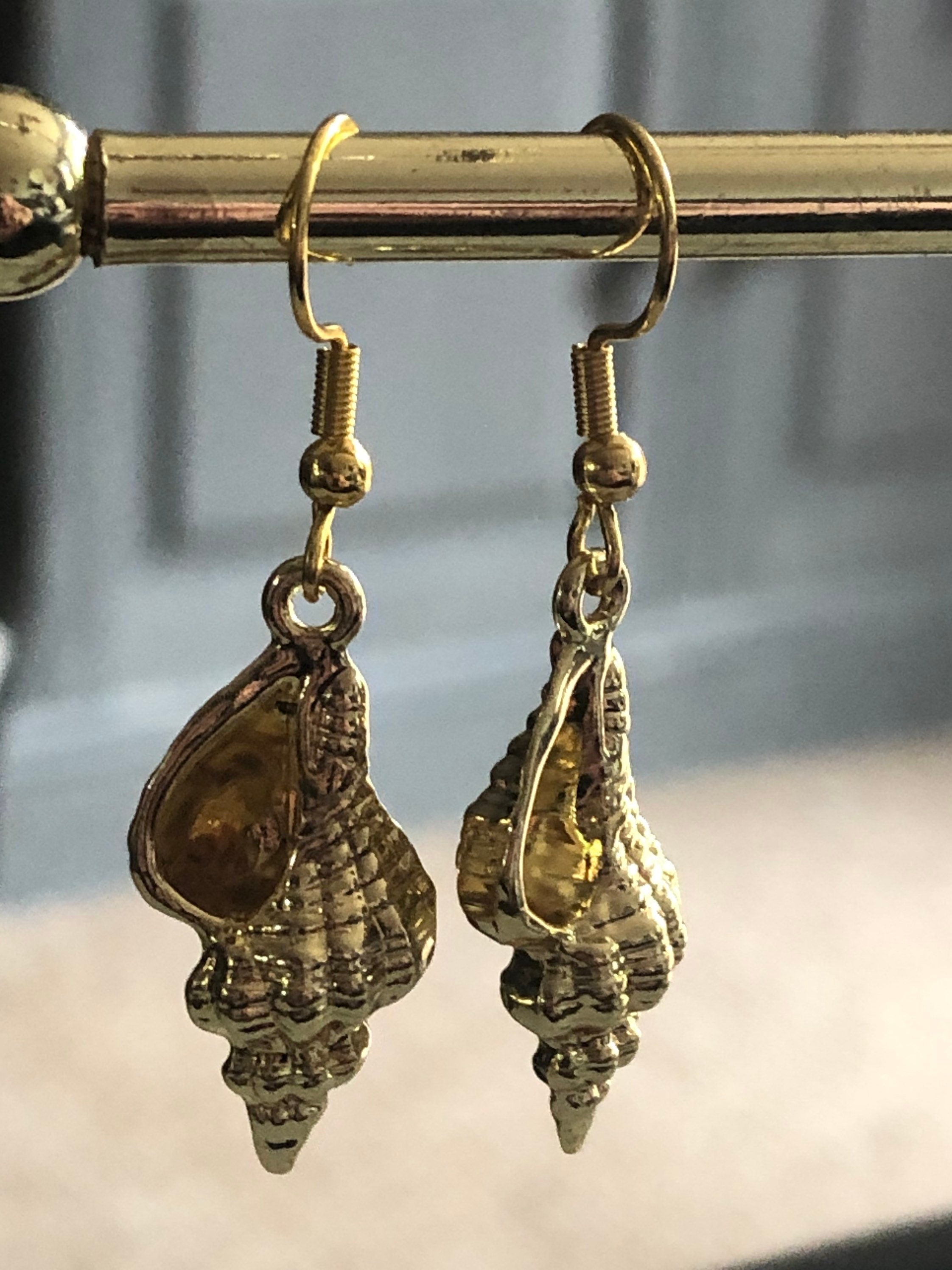 Nautical gold tone conch seashell 4cm drop earrings pierced ears