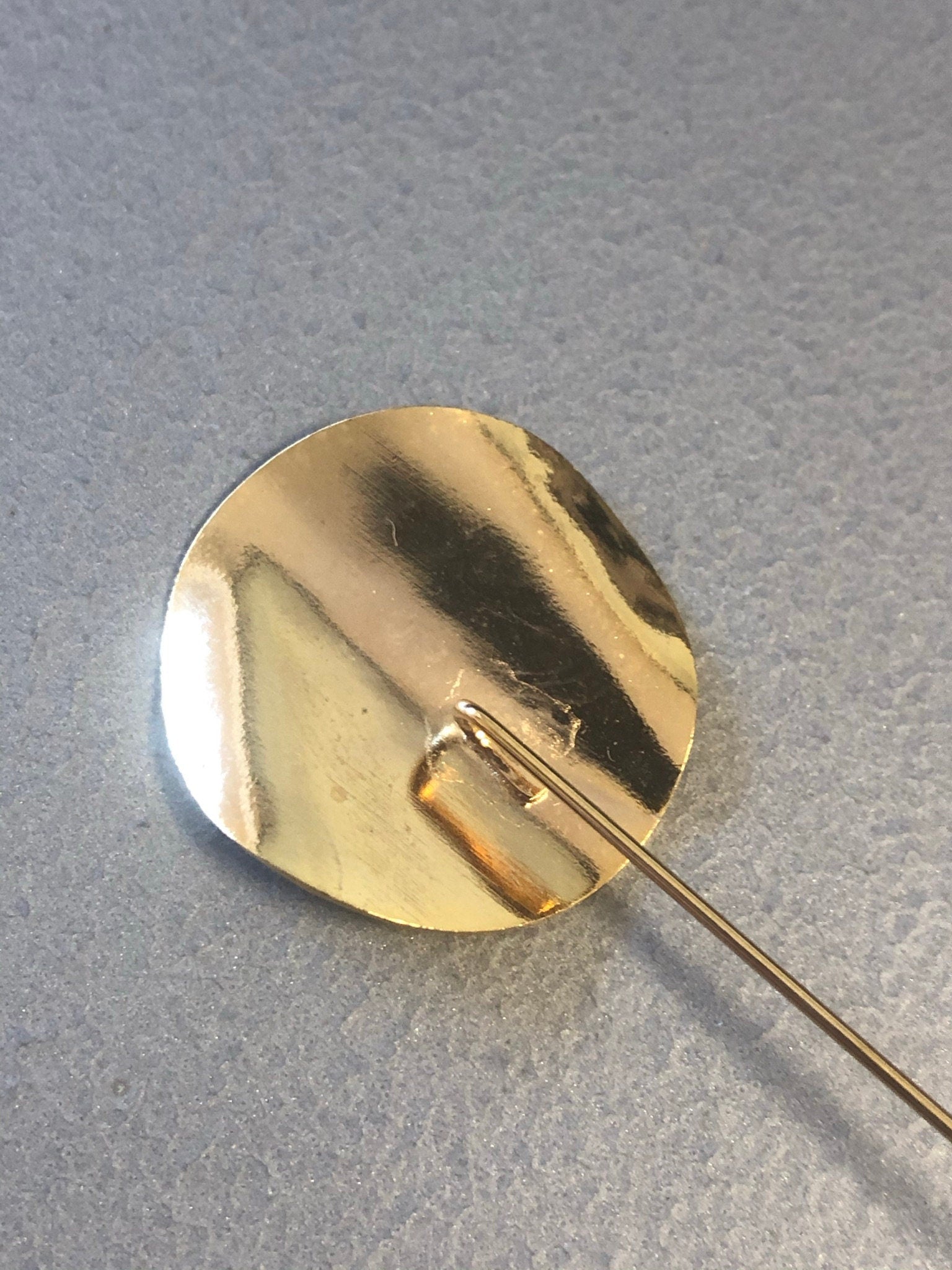 Ladies gold tone Modernist Disc Stick Pin