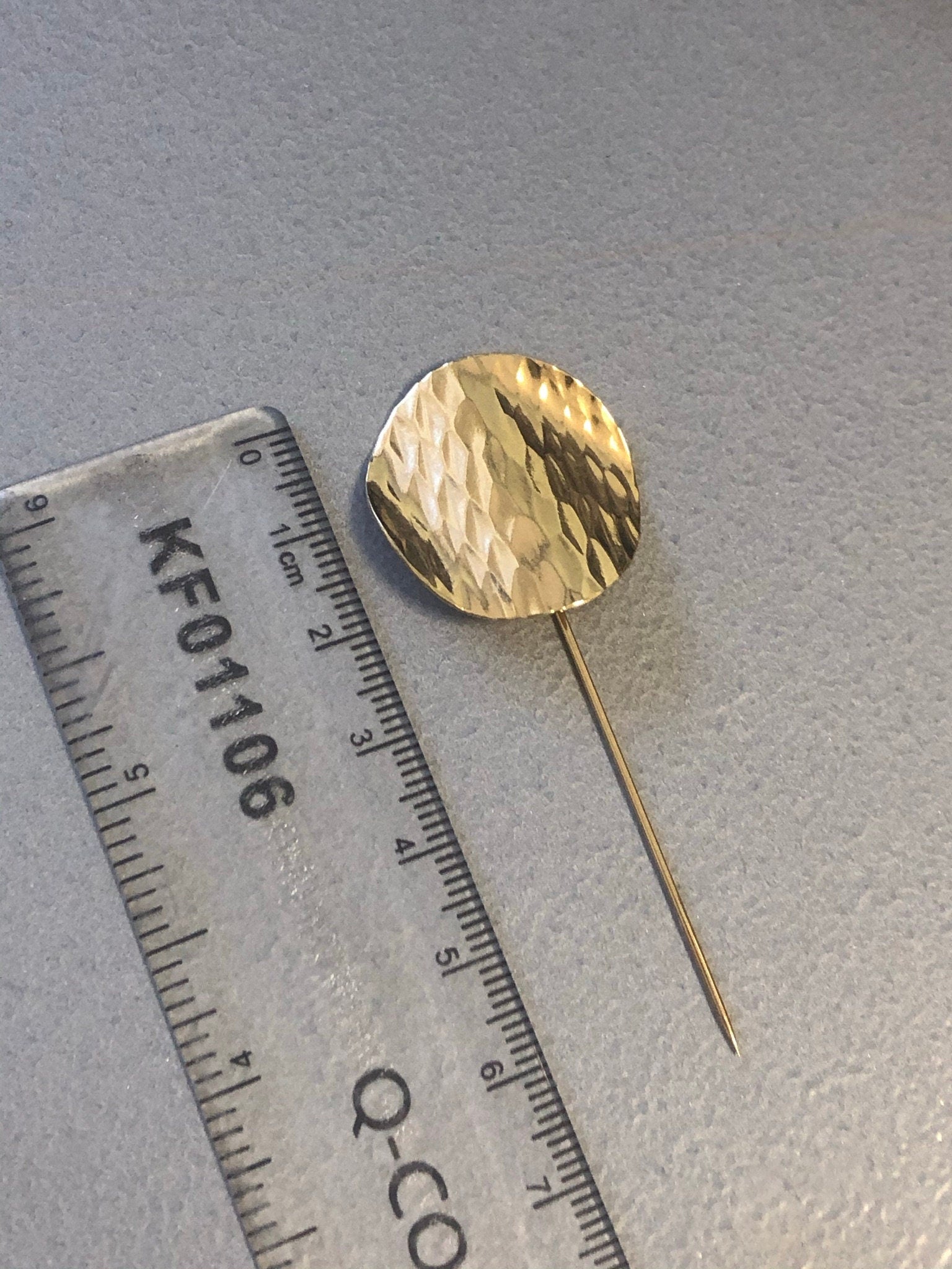 Ladies gold tone Modernist Disc Stick Pin