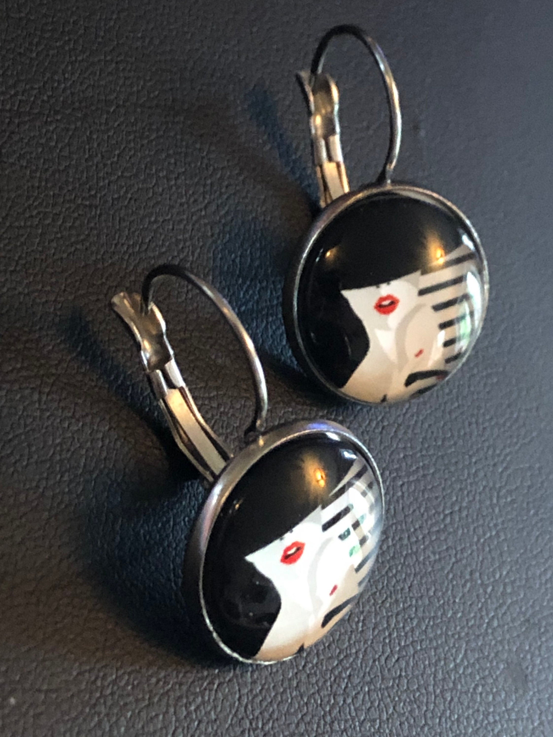 Art Deco stylish lady monochrome drop earrings 1950s style