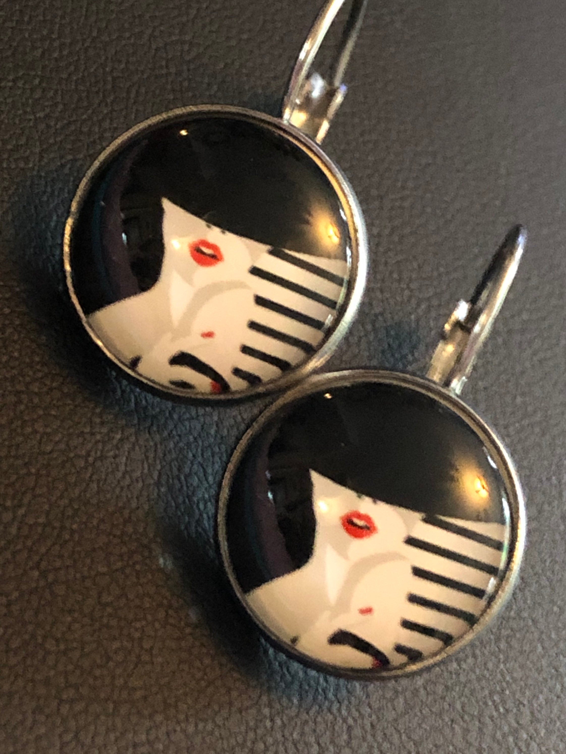 Art Deco stylish lady monochrome drop earrings 1950s style