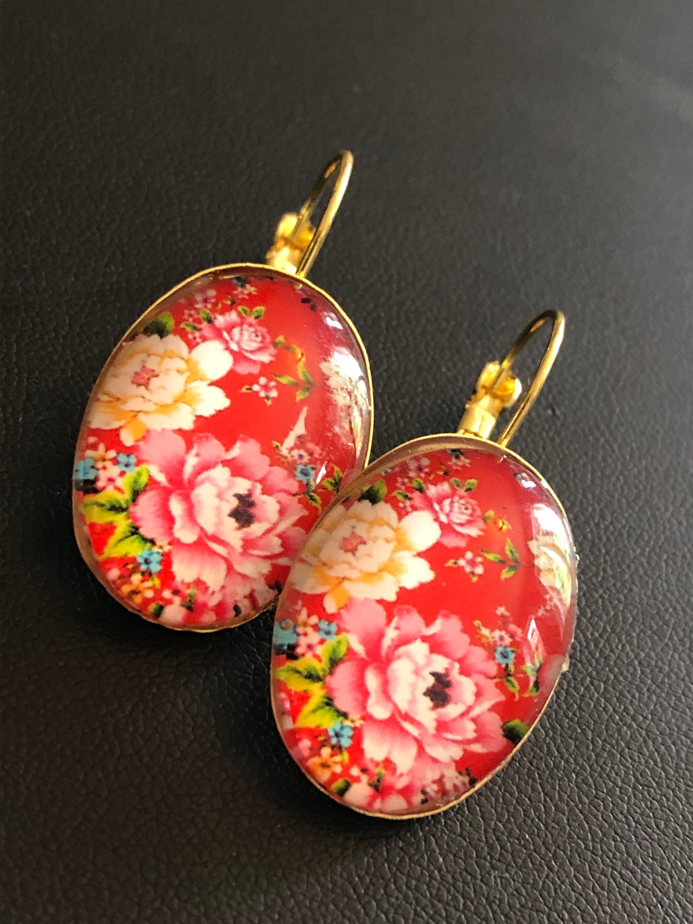 Red Pink roses flowers oval glass cabochon floral earrings gold tone