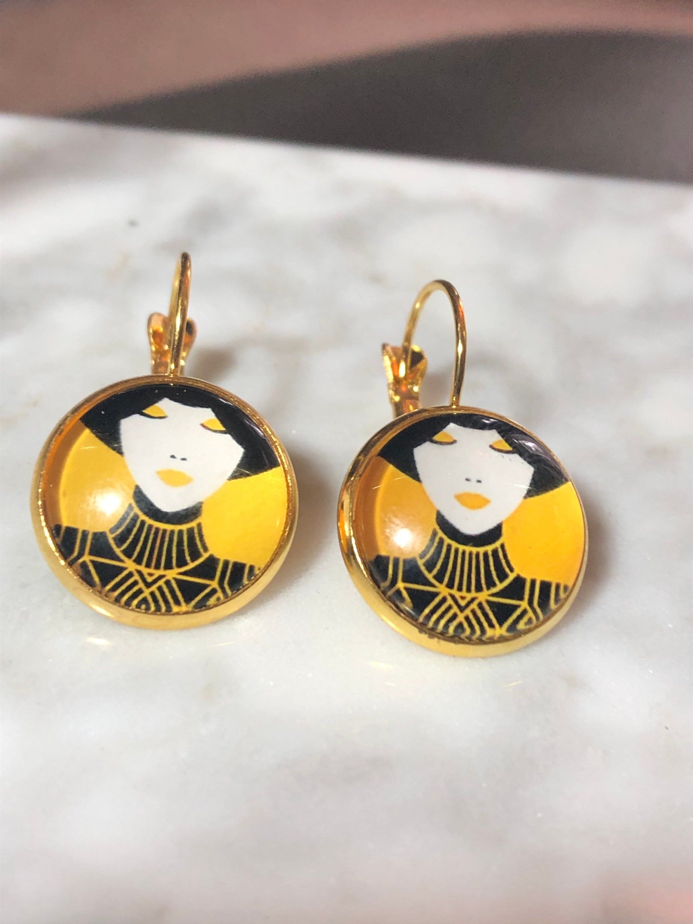 Stylish lady bright yellow drop earrings glass cabochon