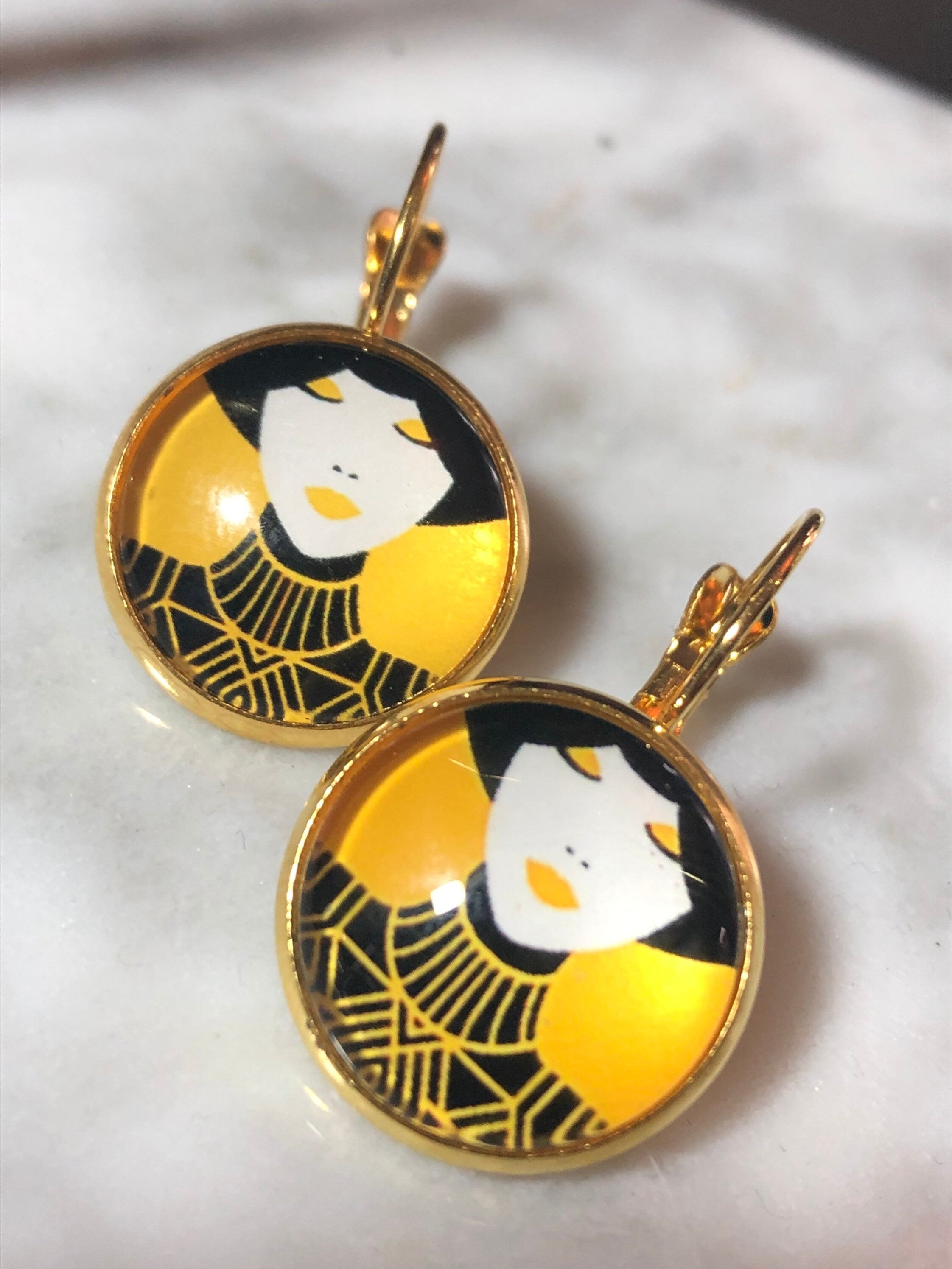 Stylish lady bright yellow drop earrings glass cabochon
