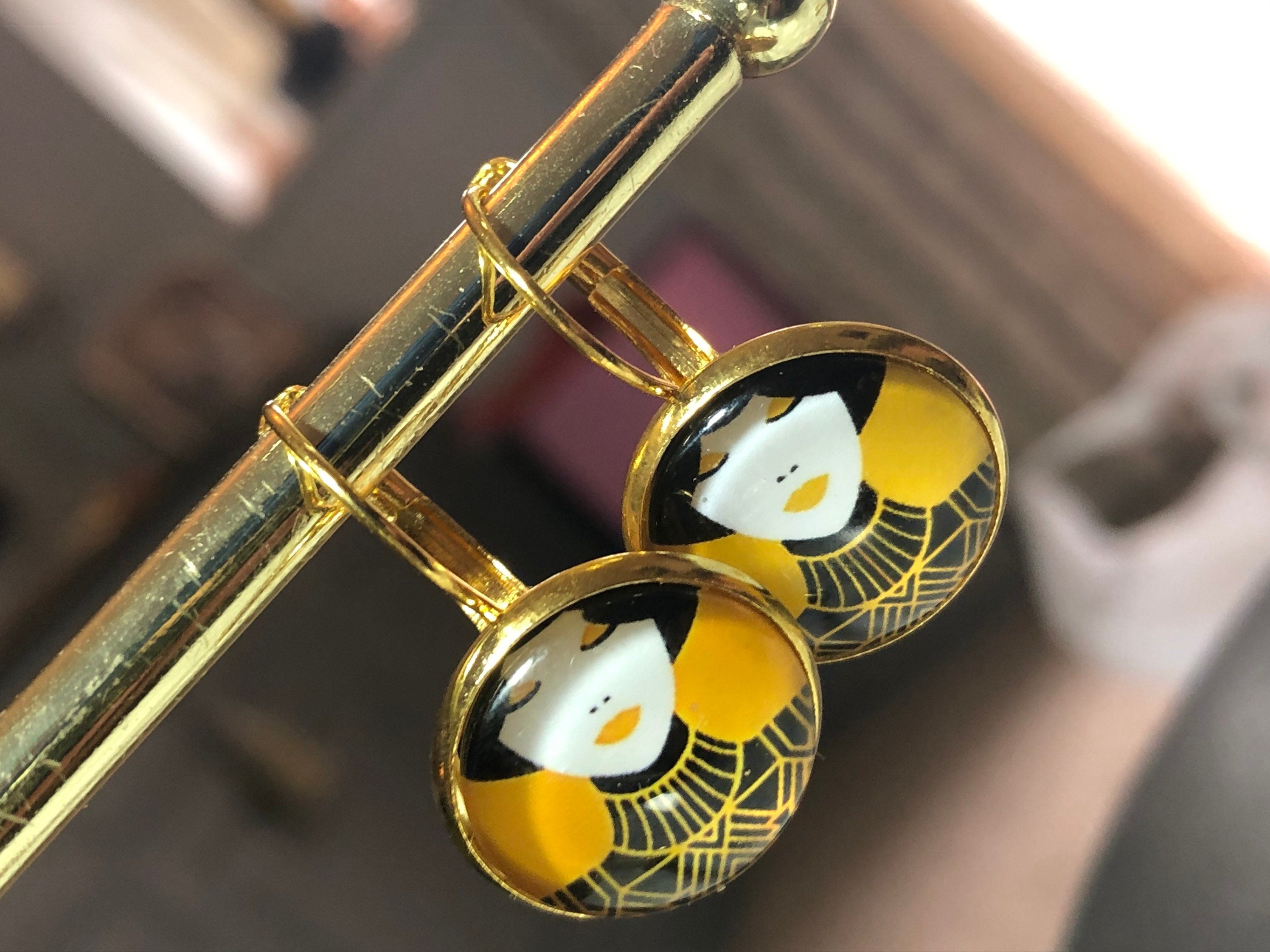 Stylish lady bright yellow drop earrings glass cabochon