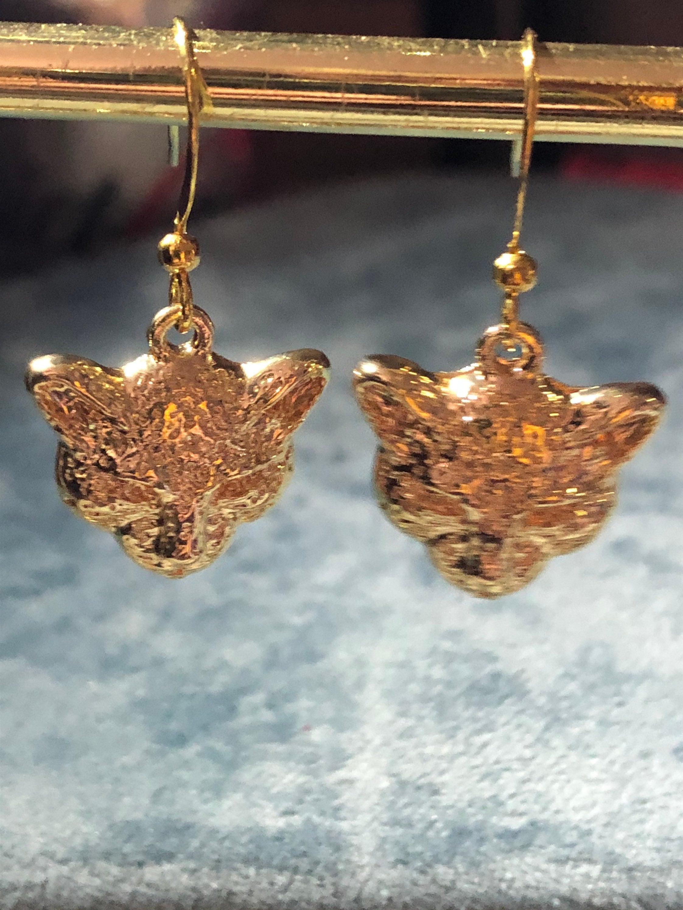 leopard panther cat dangly drop earrings gold tone