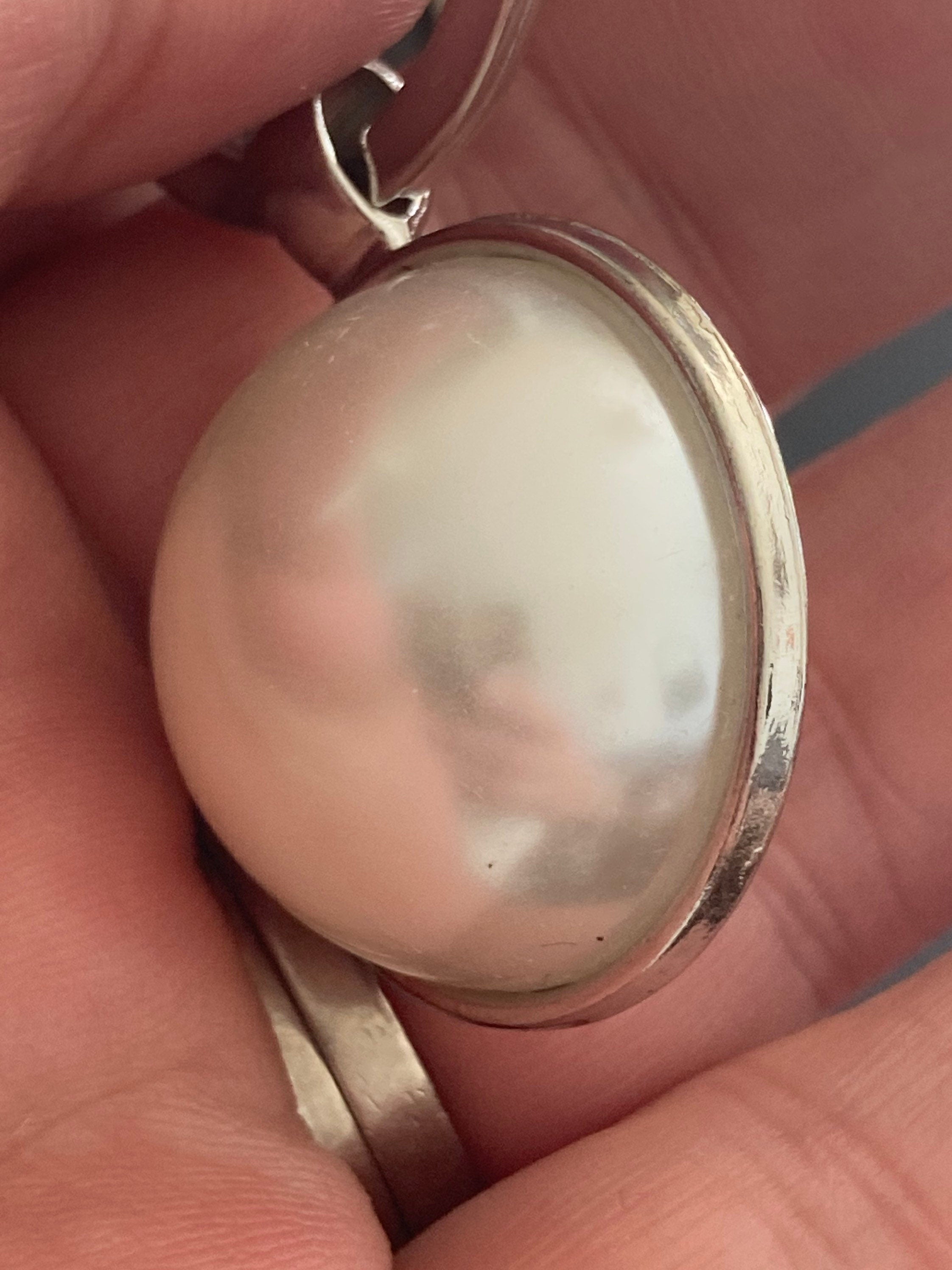 white faux Pearl silver keyring with 25mm plastic domed Pearl cabochon