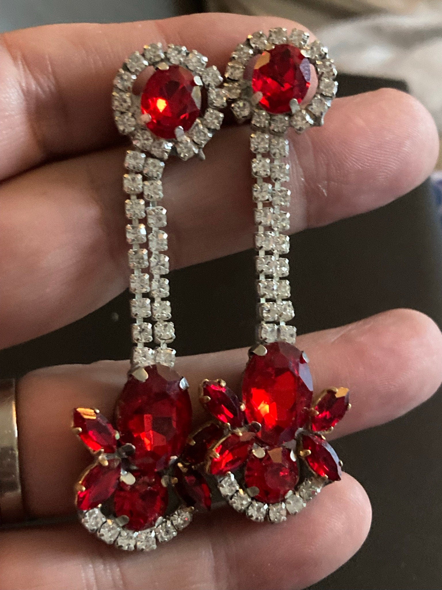 Vintage Czech Rhinestone Long ruby red Diamante Drop Earrings pierced