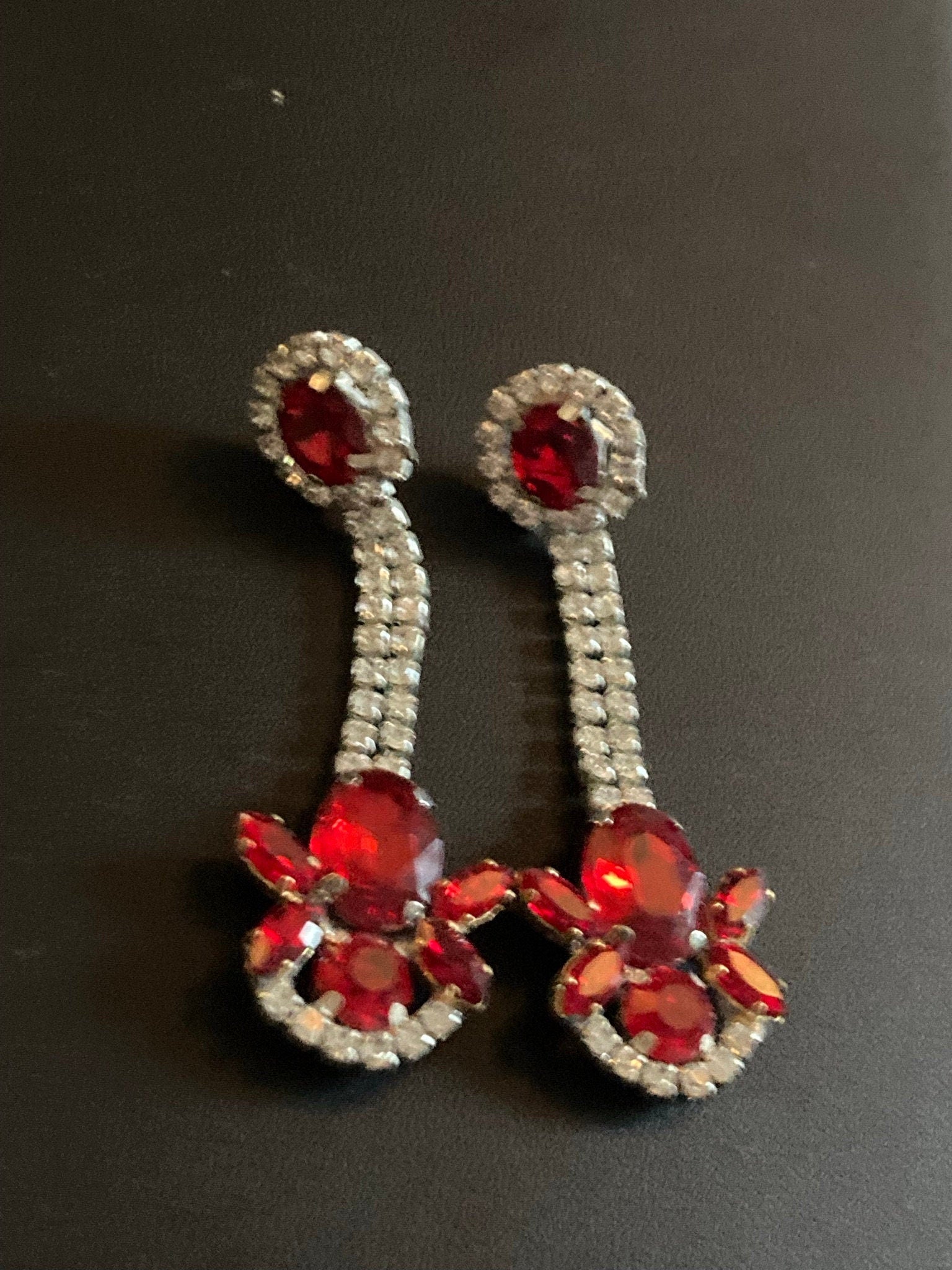Vintage Czech Rhinestone Long ruby red Diamante Drop Earrings pierced